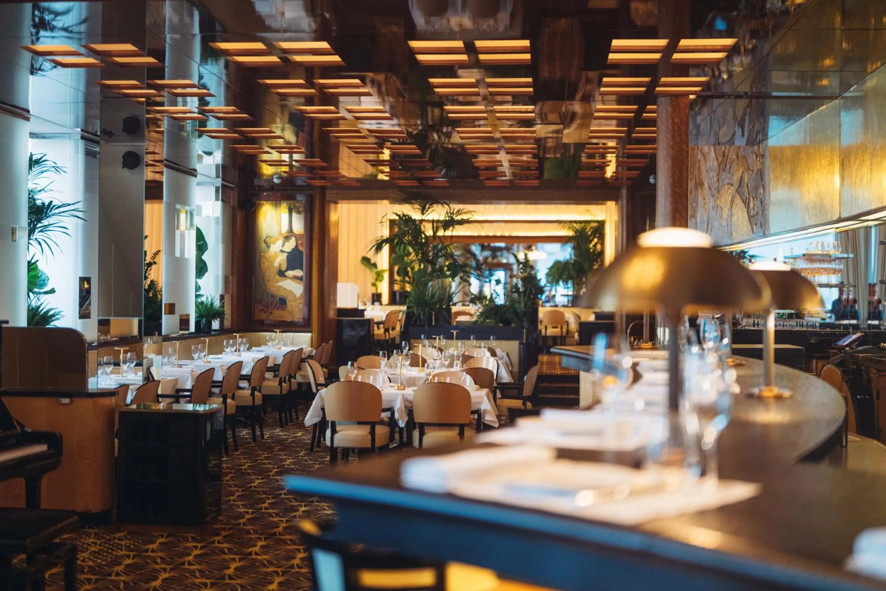 Restaurant/places to eat in Hôtel Plaza Athénée - Dorchester Collection