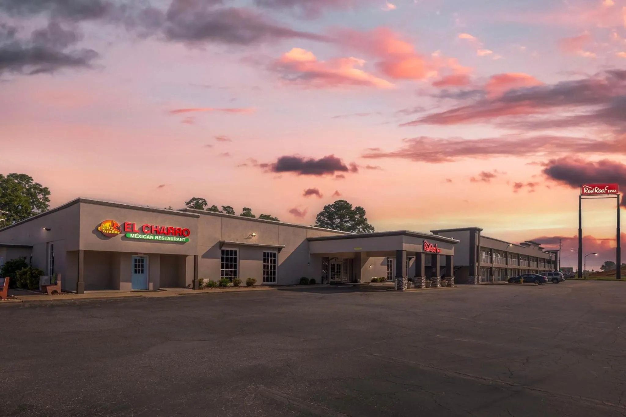 Property building in Red Roof Inn Dunn