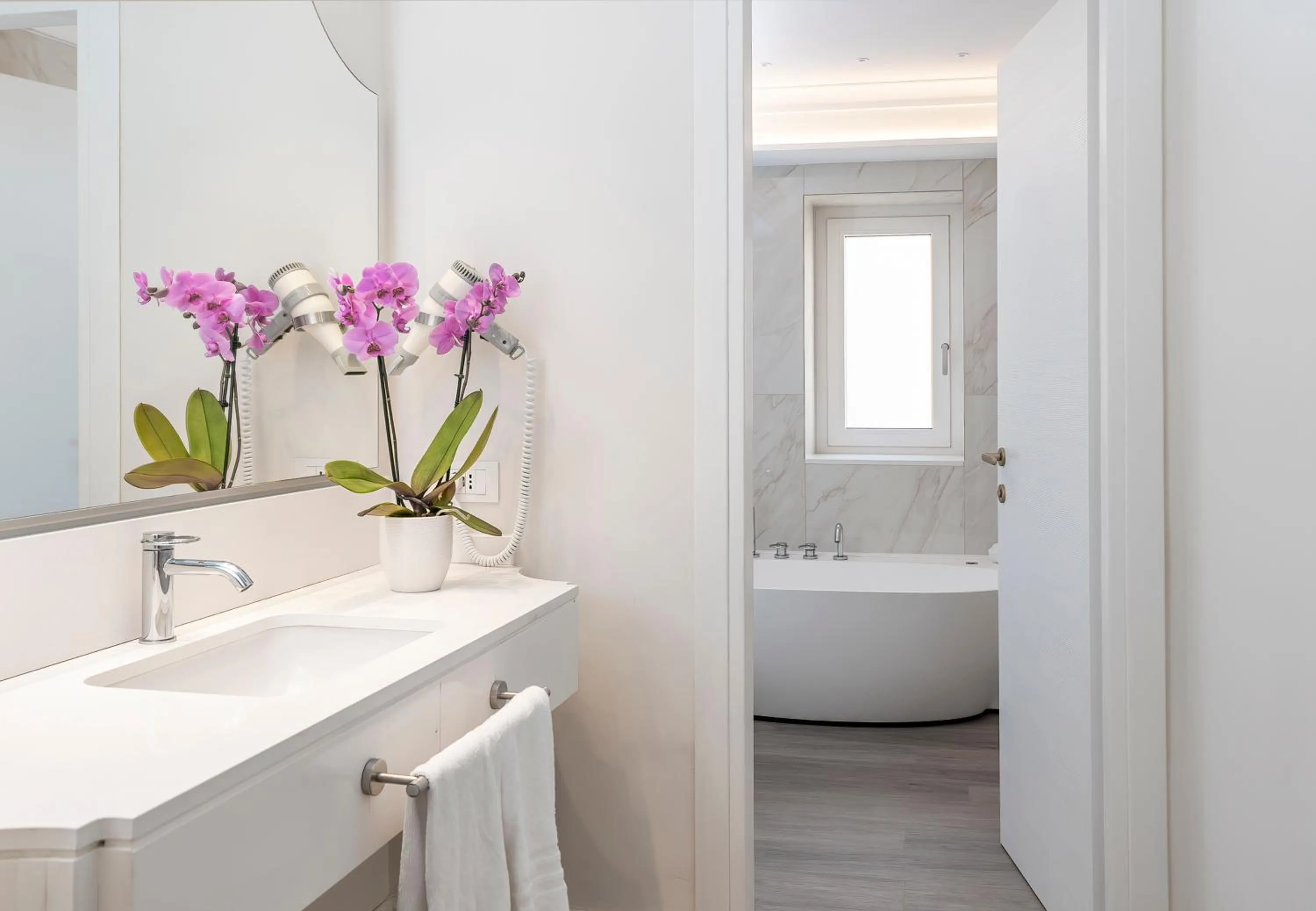 Hot Tub in Hotel Michelangelo