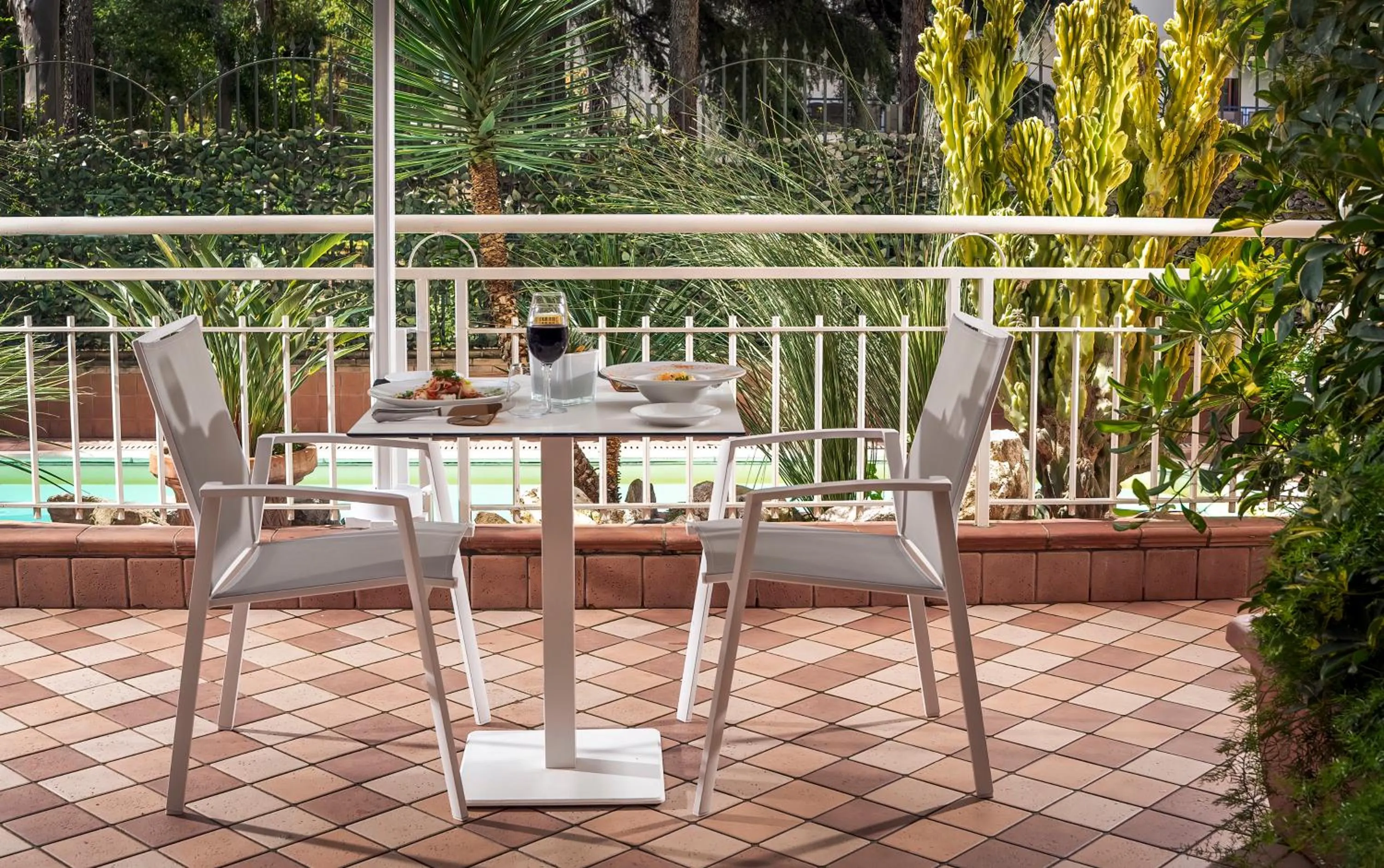 Restaurant/places to eat in Hotel Michelangelo