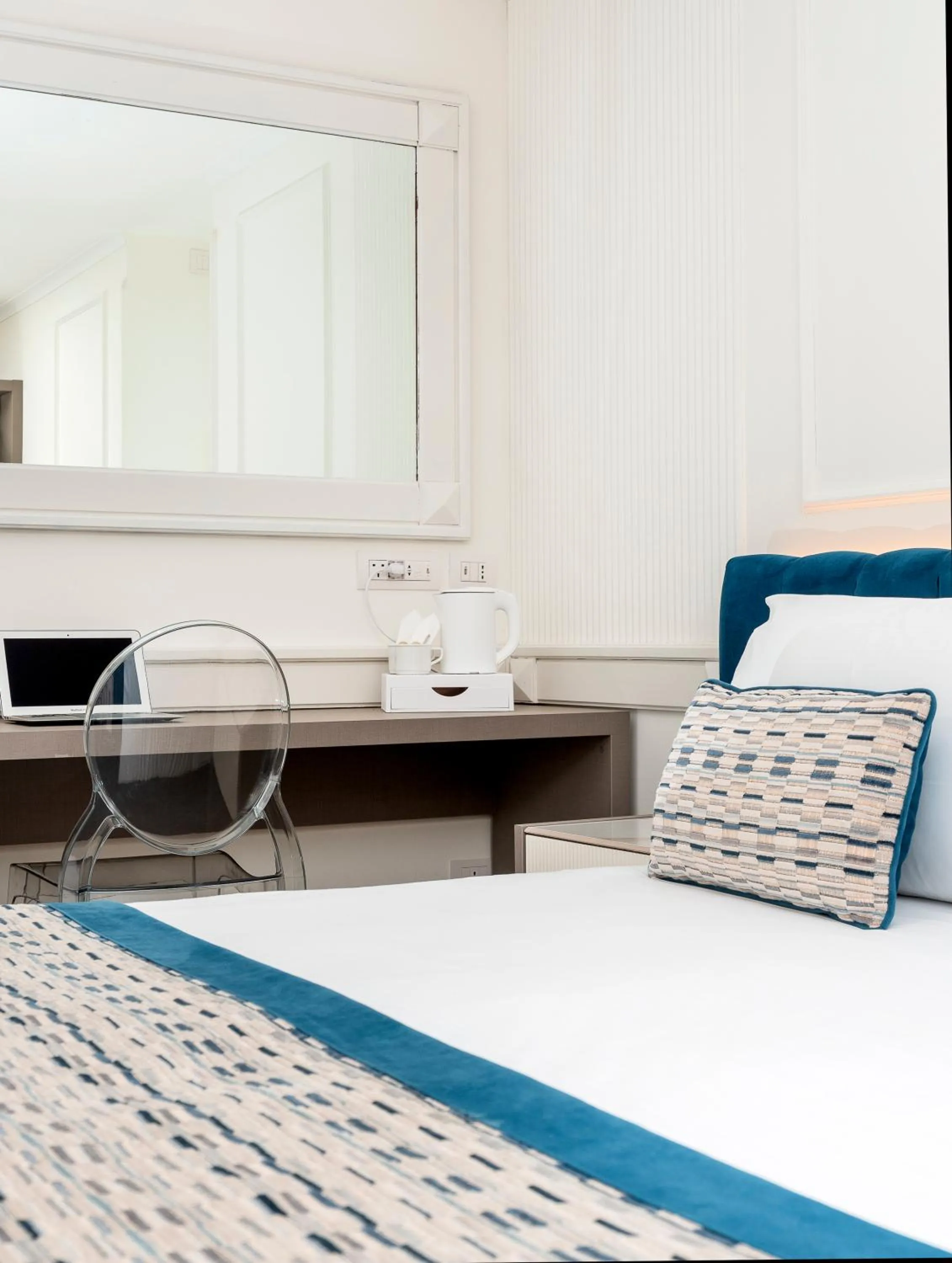 Bed in Hotel Michelangelo