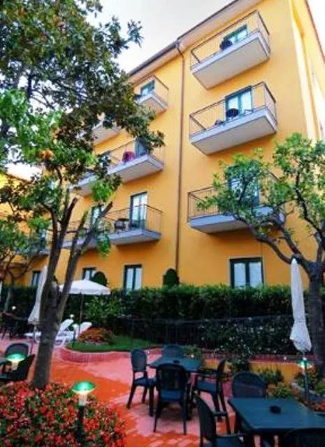 Facade/entrance in Hotel Astoria Sorrento