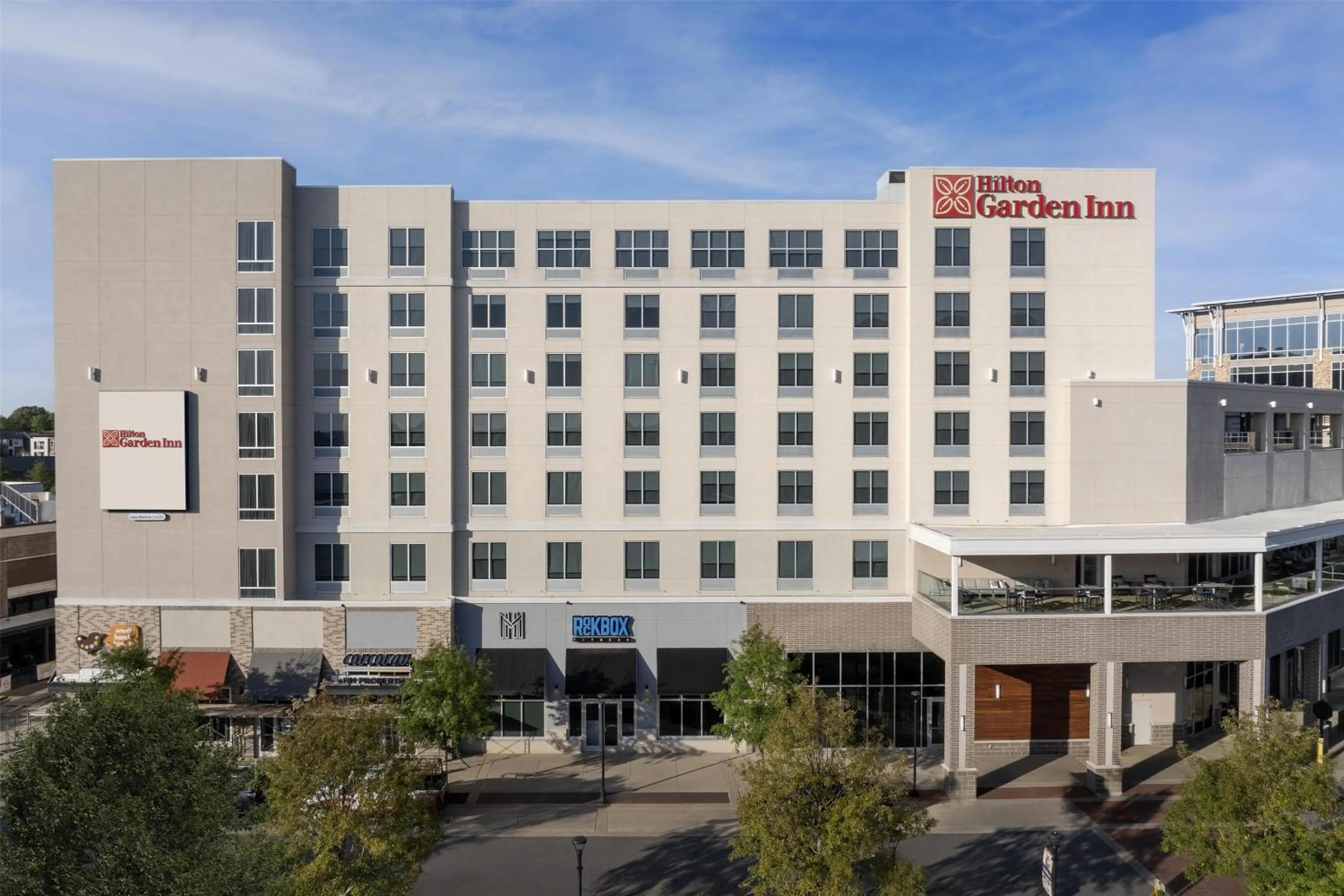 Property building in Hilton Garden Inn Charlotte Waverly