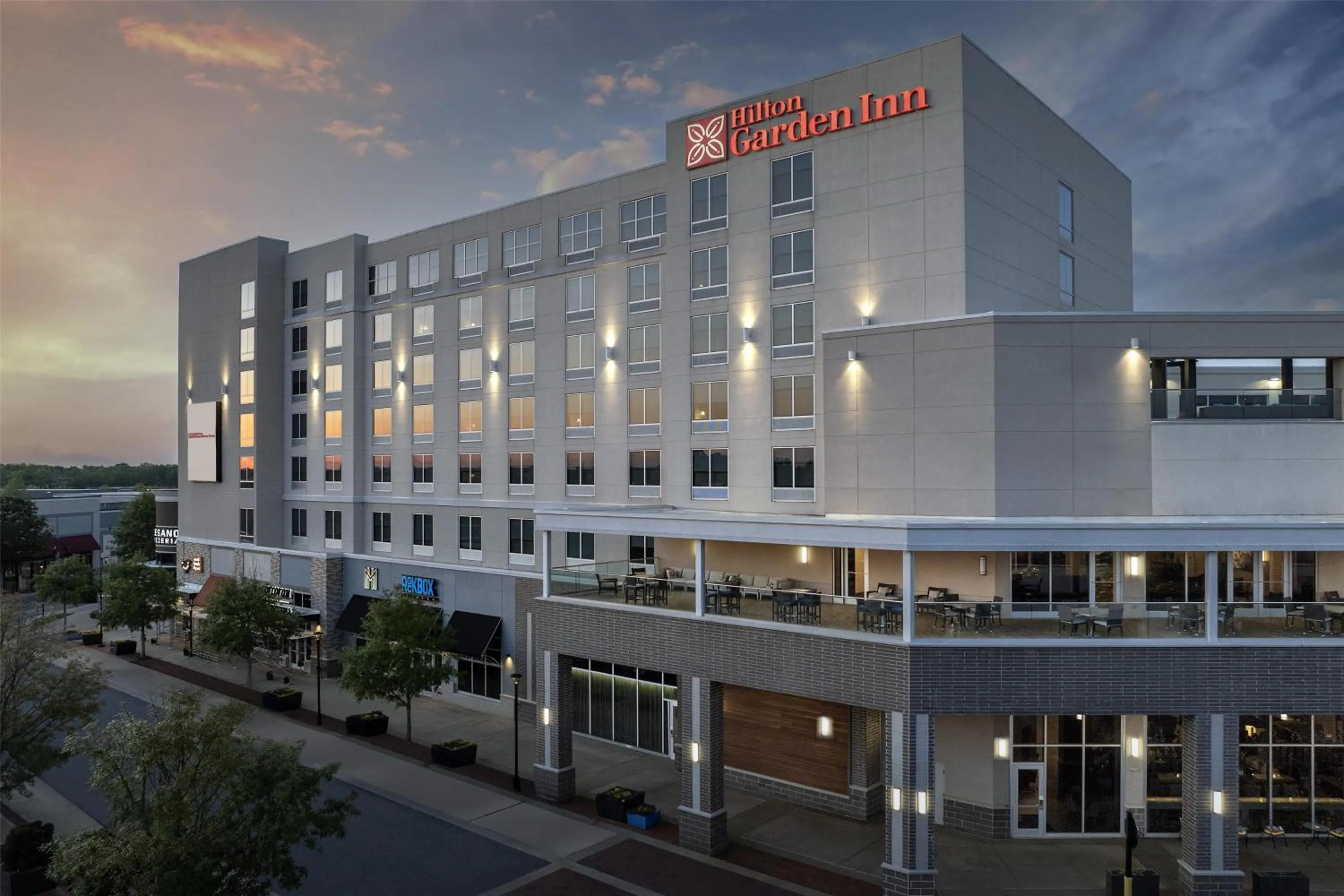 Property building in Hilton Garden Inn Charlotte Waverly