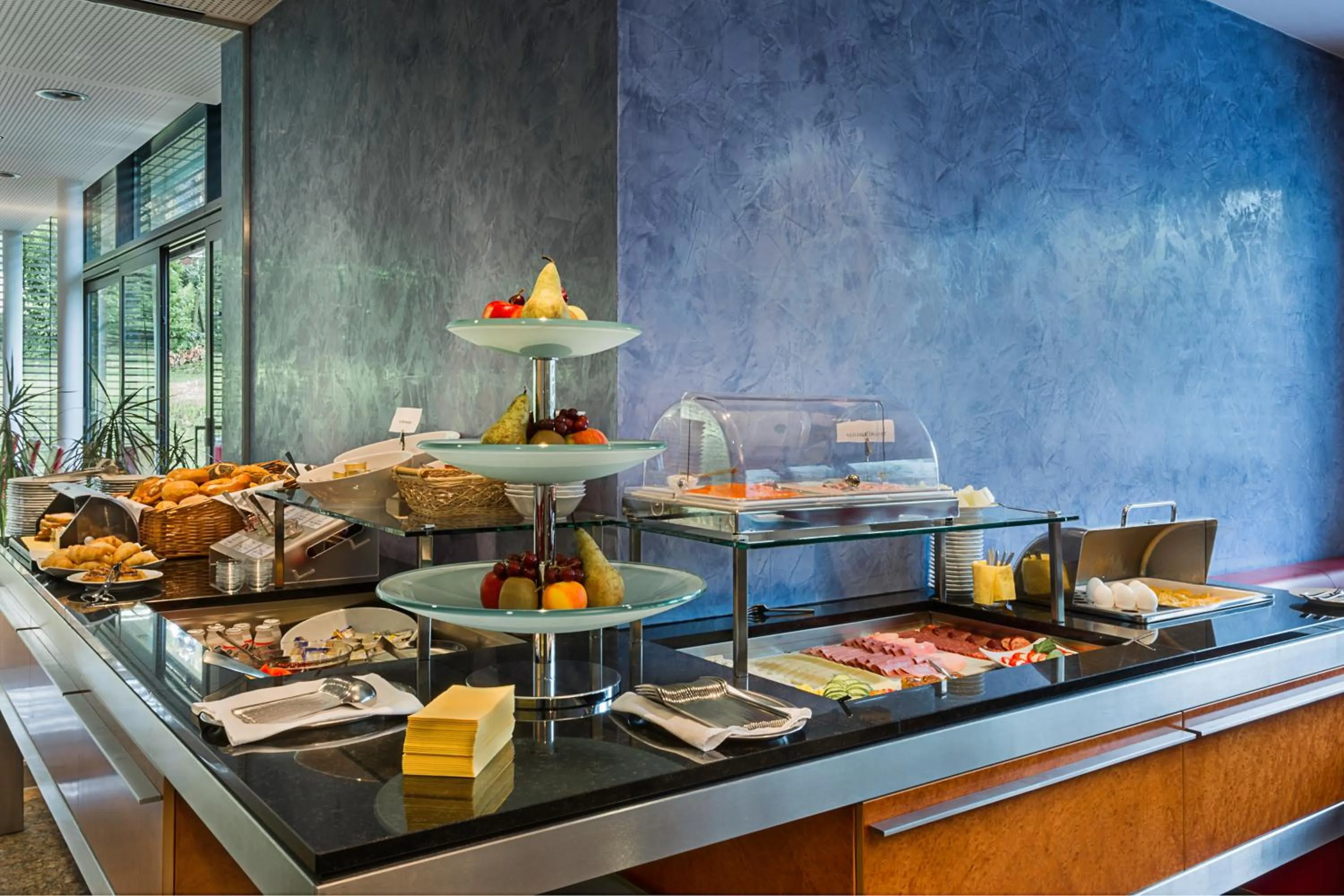 Buffet breakfast in Parkhotel Schillerhöhe