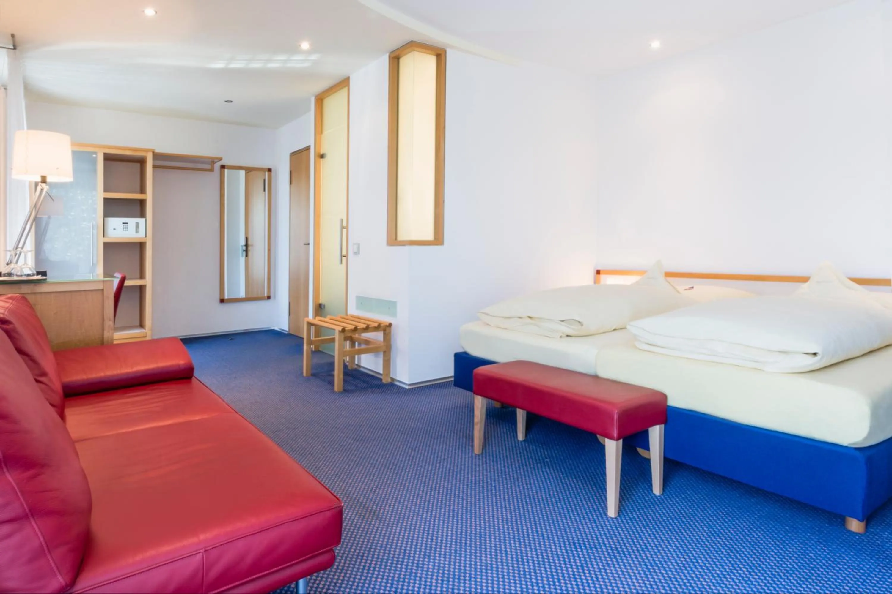 Photo of the whole room, Bed in Parkhotel Schillerhöhe