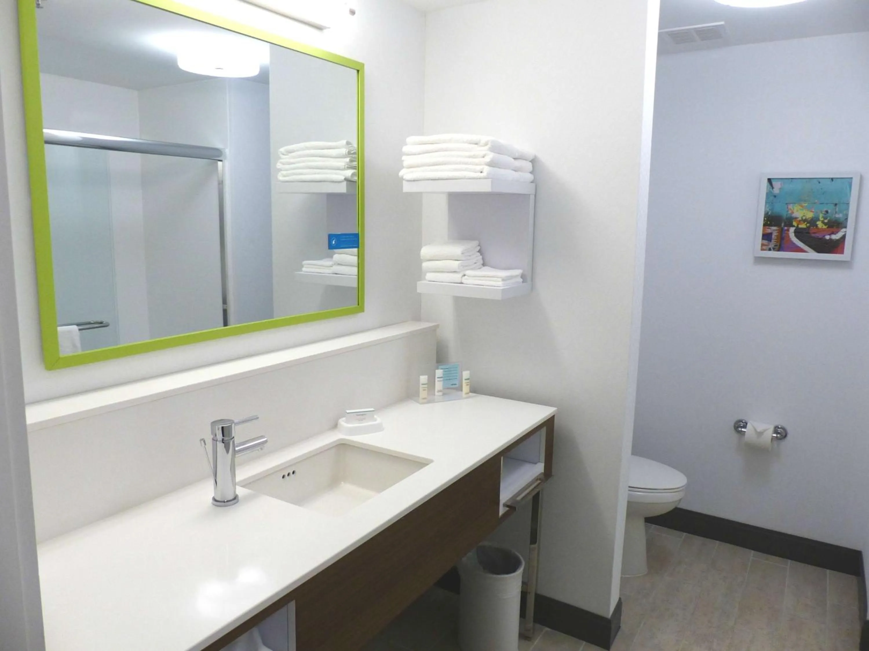 Bathroom in Hampton Inn By Hilton Paramus