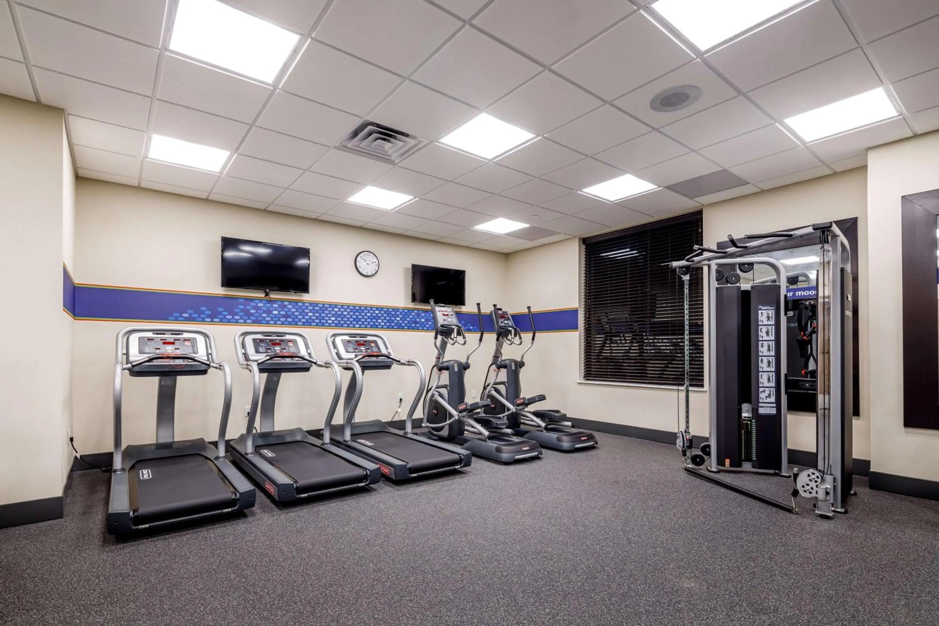 Fitness centre/facilities in Hampton Inn By Hilton Paramus