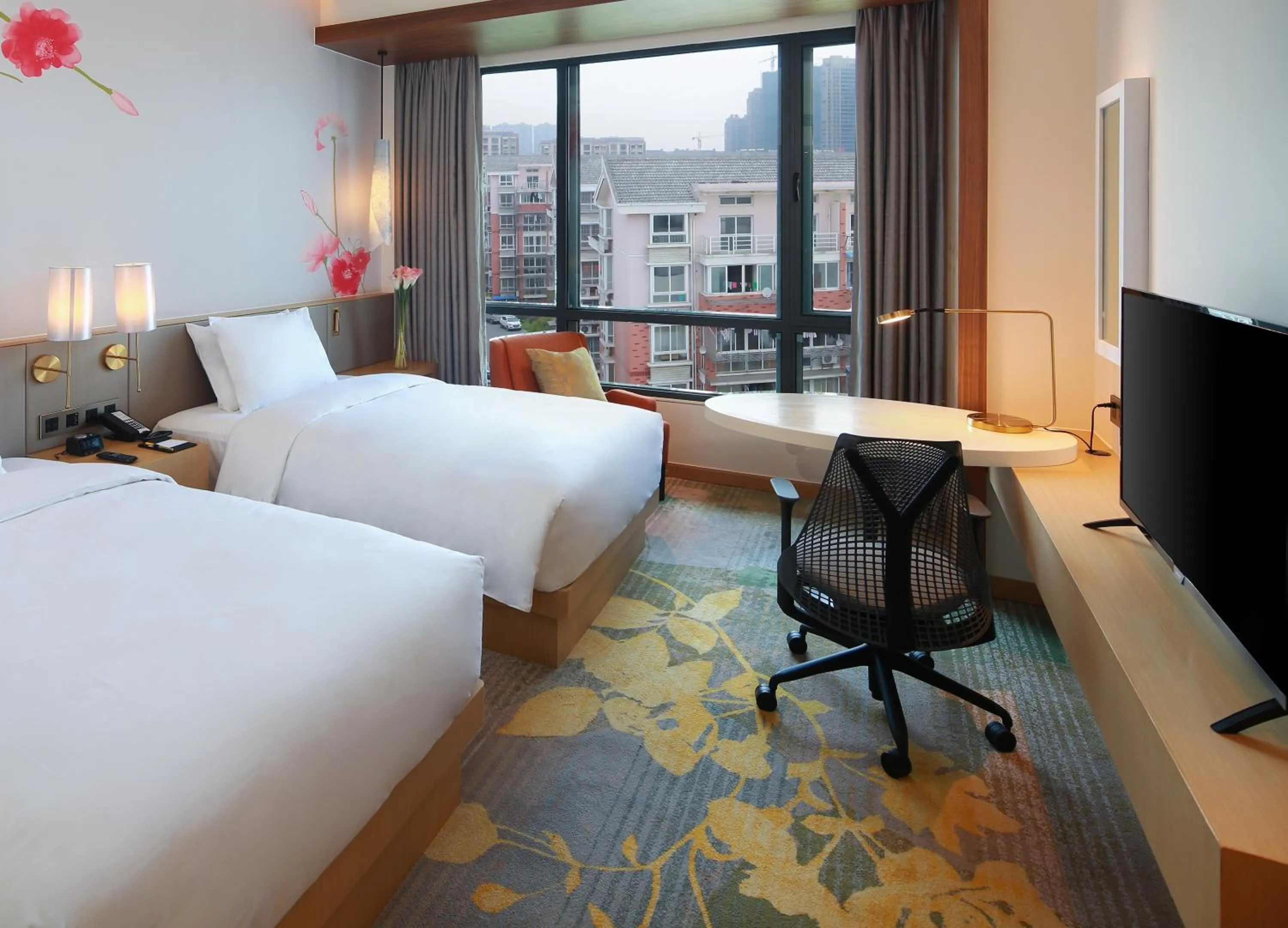 Property building, Bed in Hilton Garden Inn Qidong