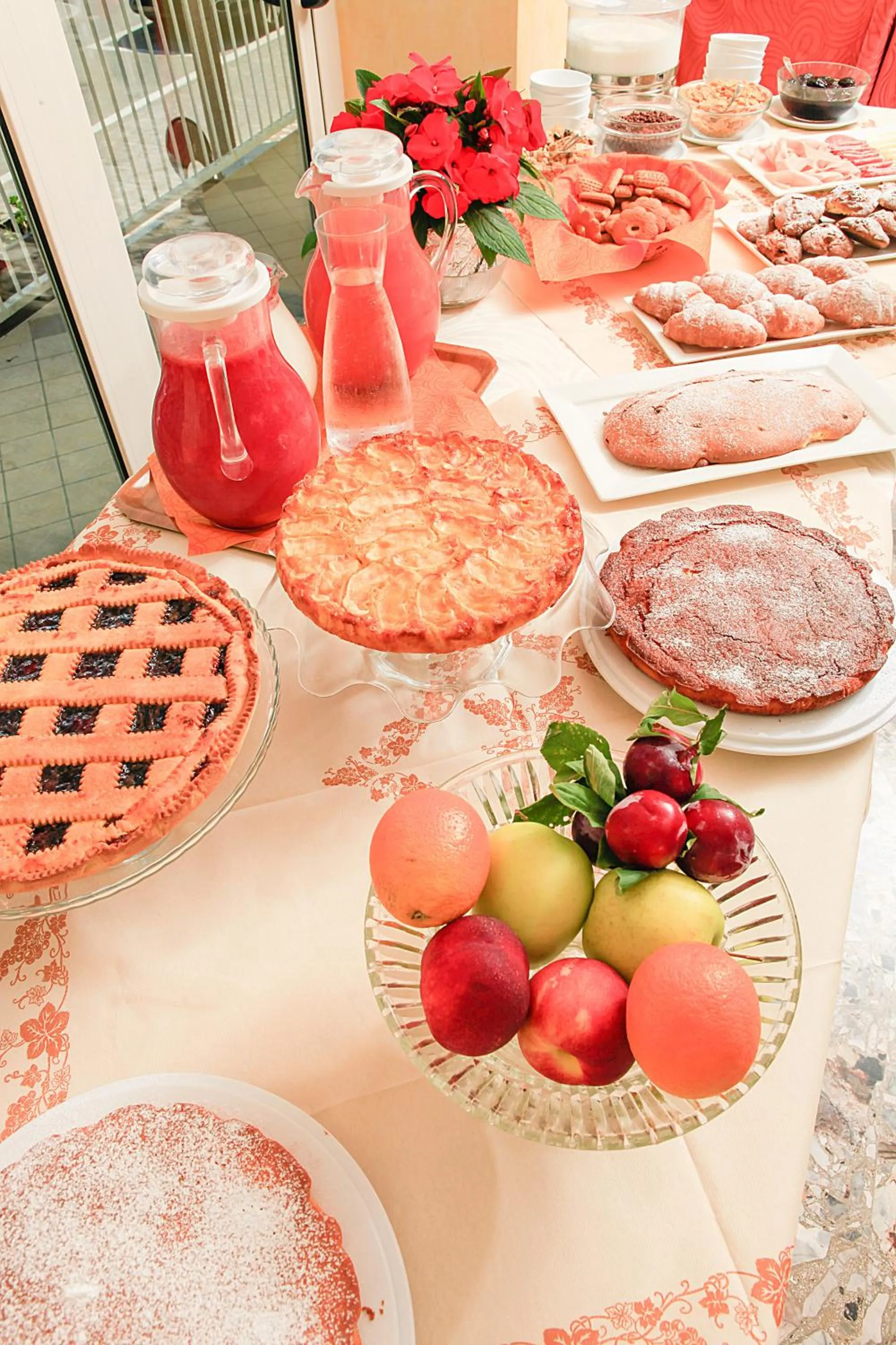 Buffet breakfast in Hotel Sara