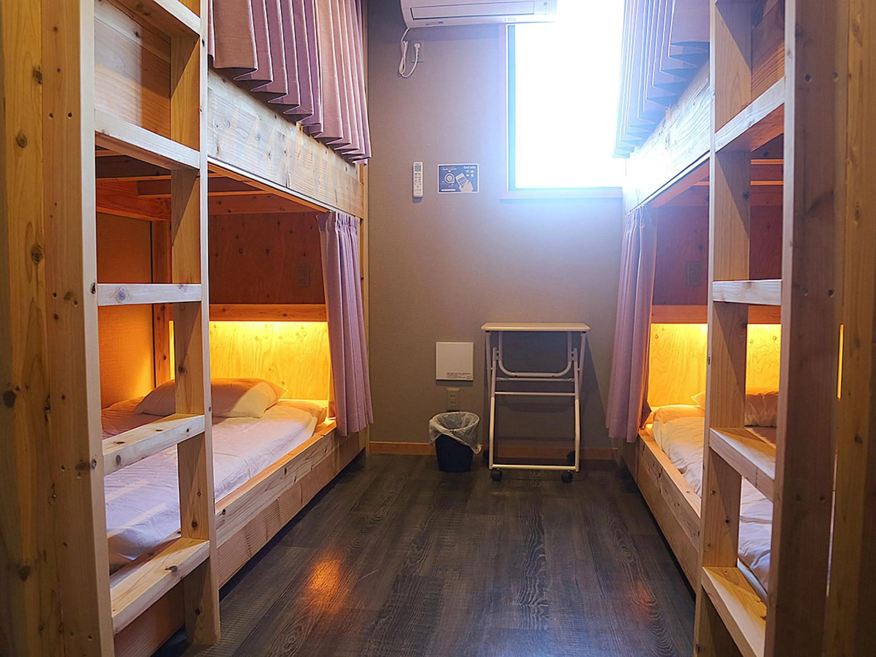 bunk bed, Bed in HOSTEL Co-EDO