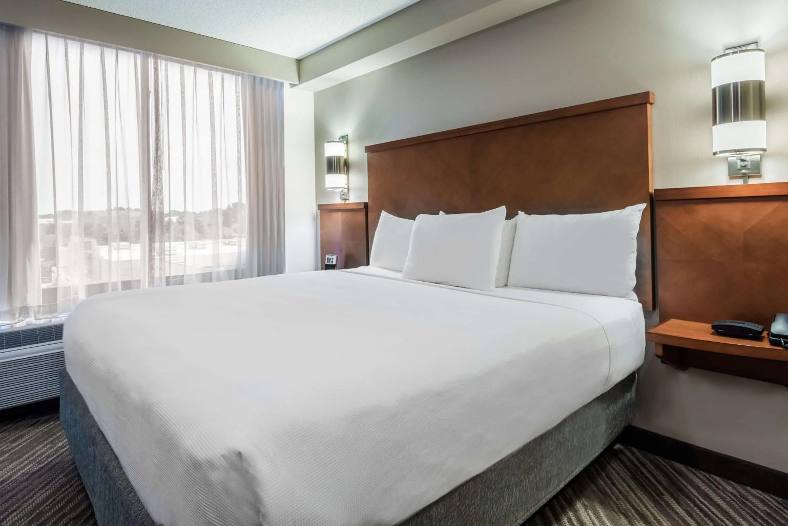 Photo of the whole room, Bed in Hyatt Place Bentonville Rogers