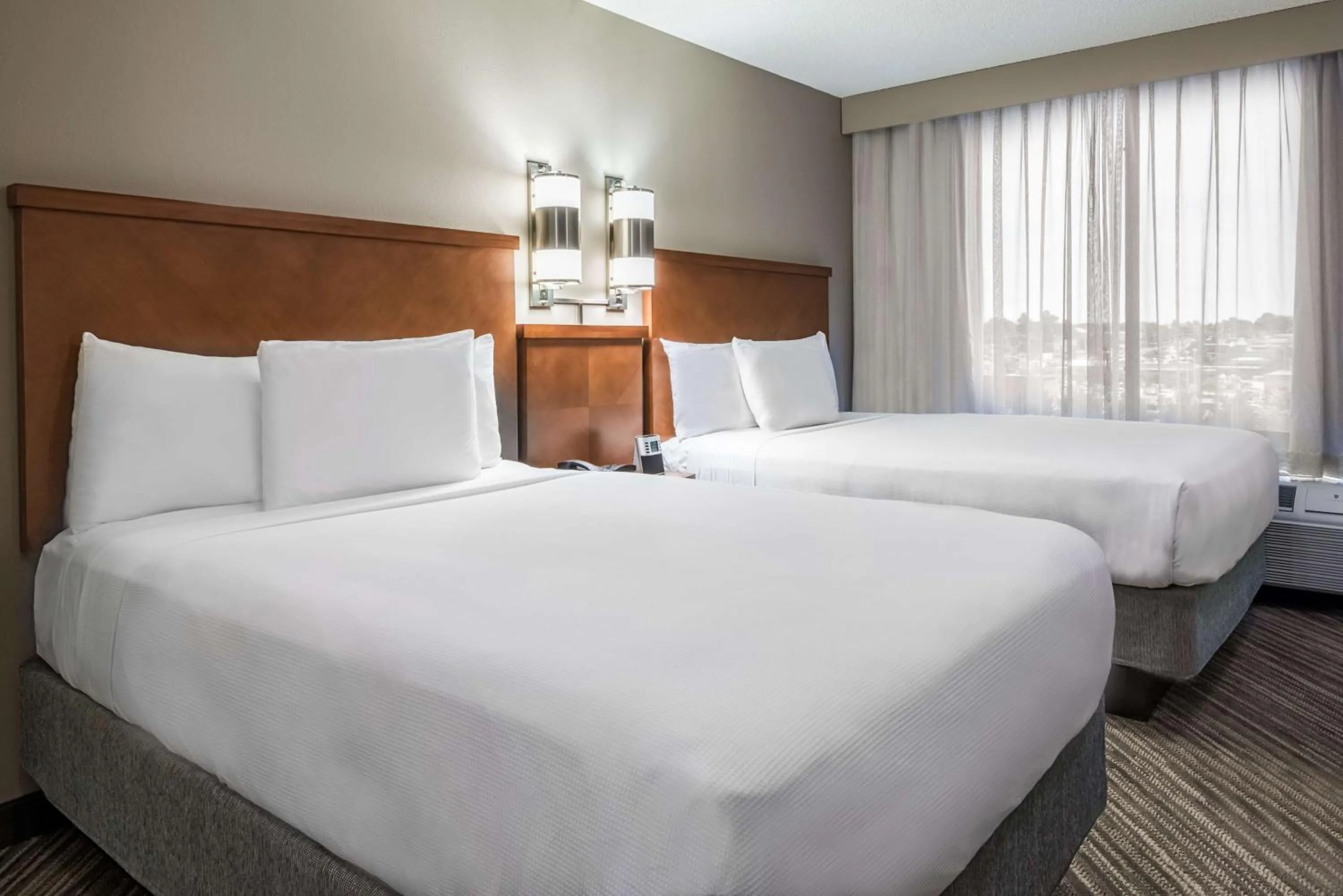 Photo of the whole room, Bed in Hyatt Place Bentonville Rogers