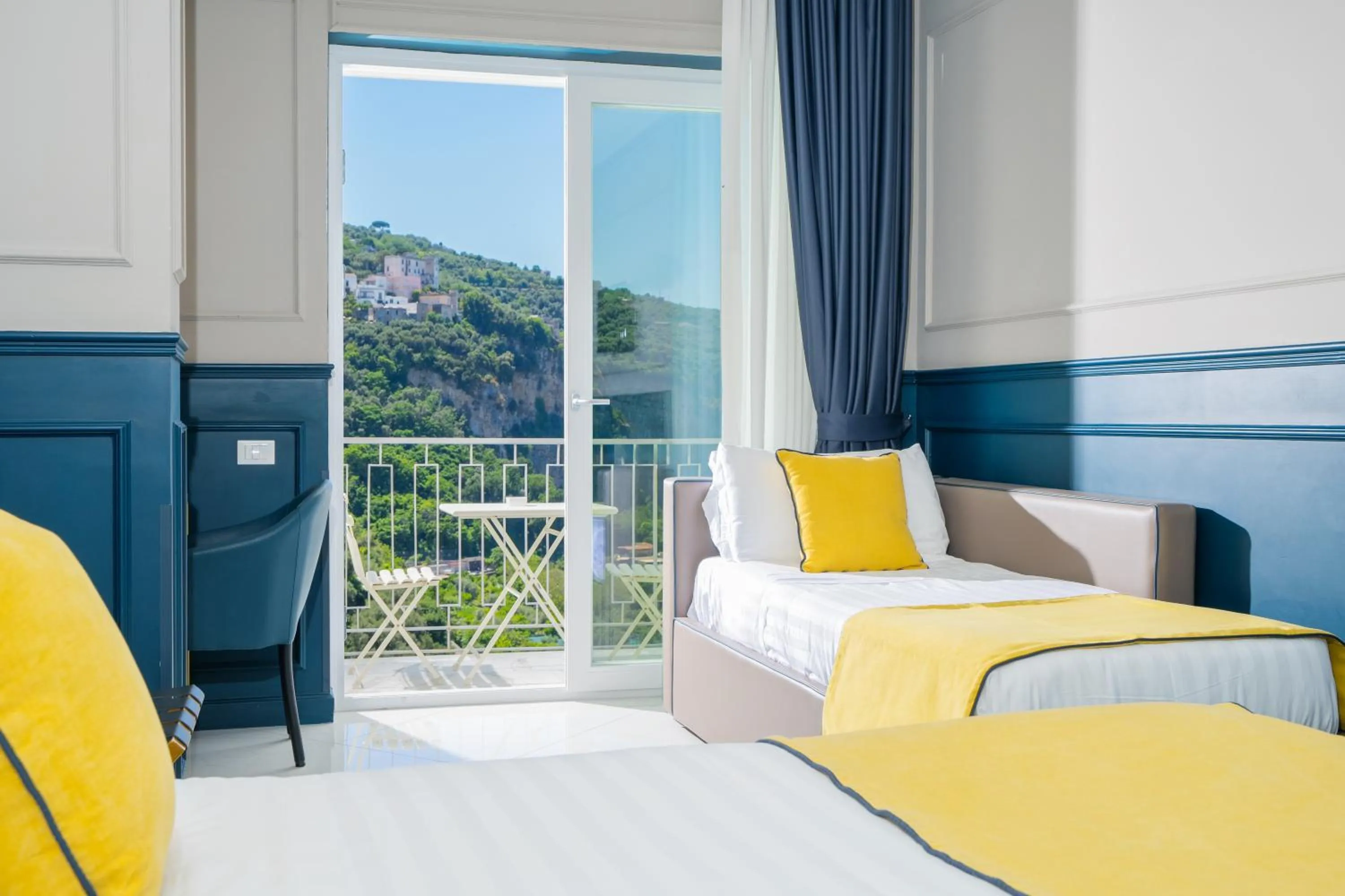 Bedroom, Bed in Hotel Mary