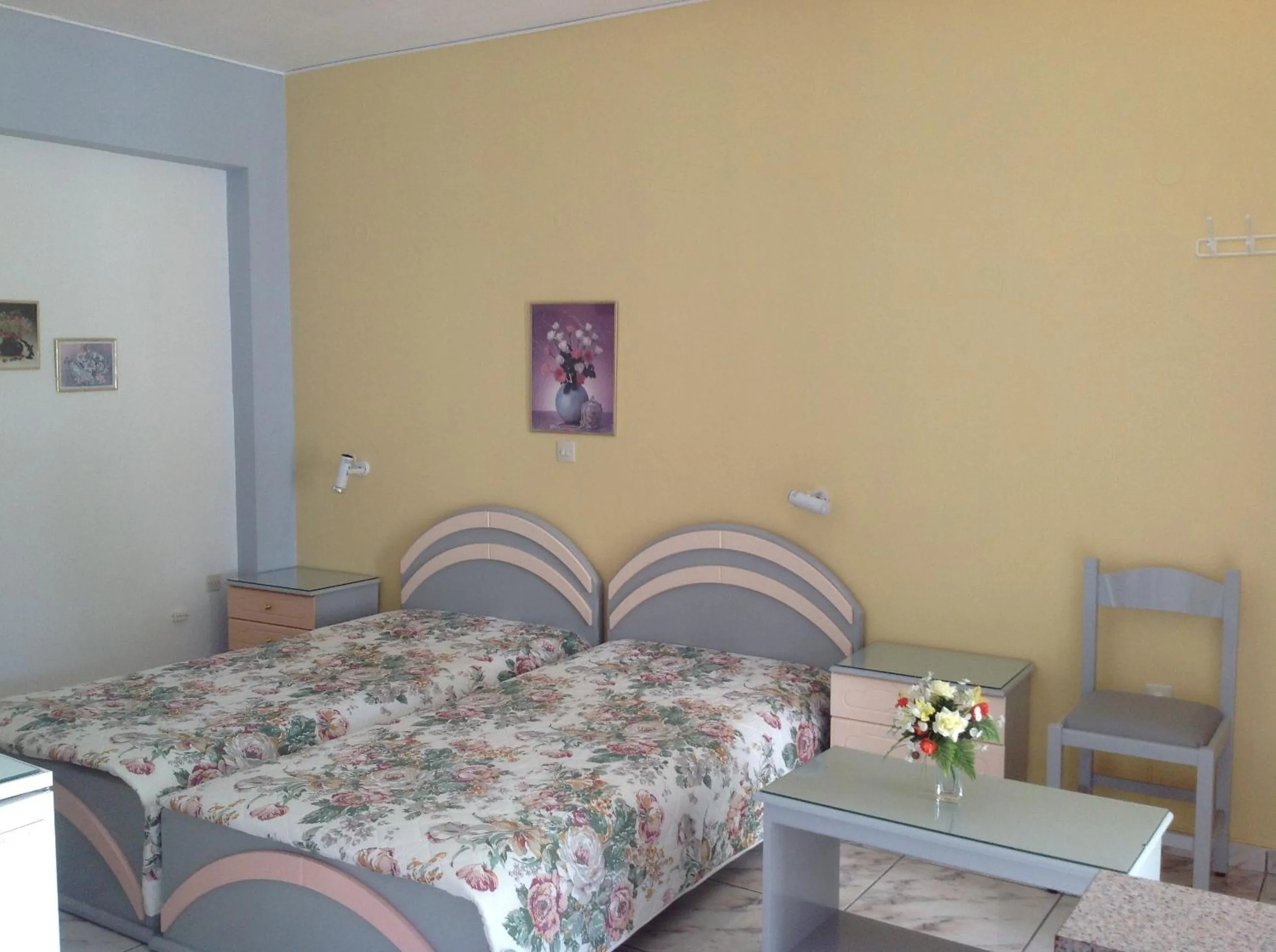 Bed in Travlos Studios