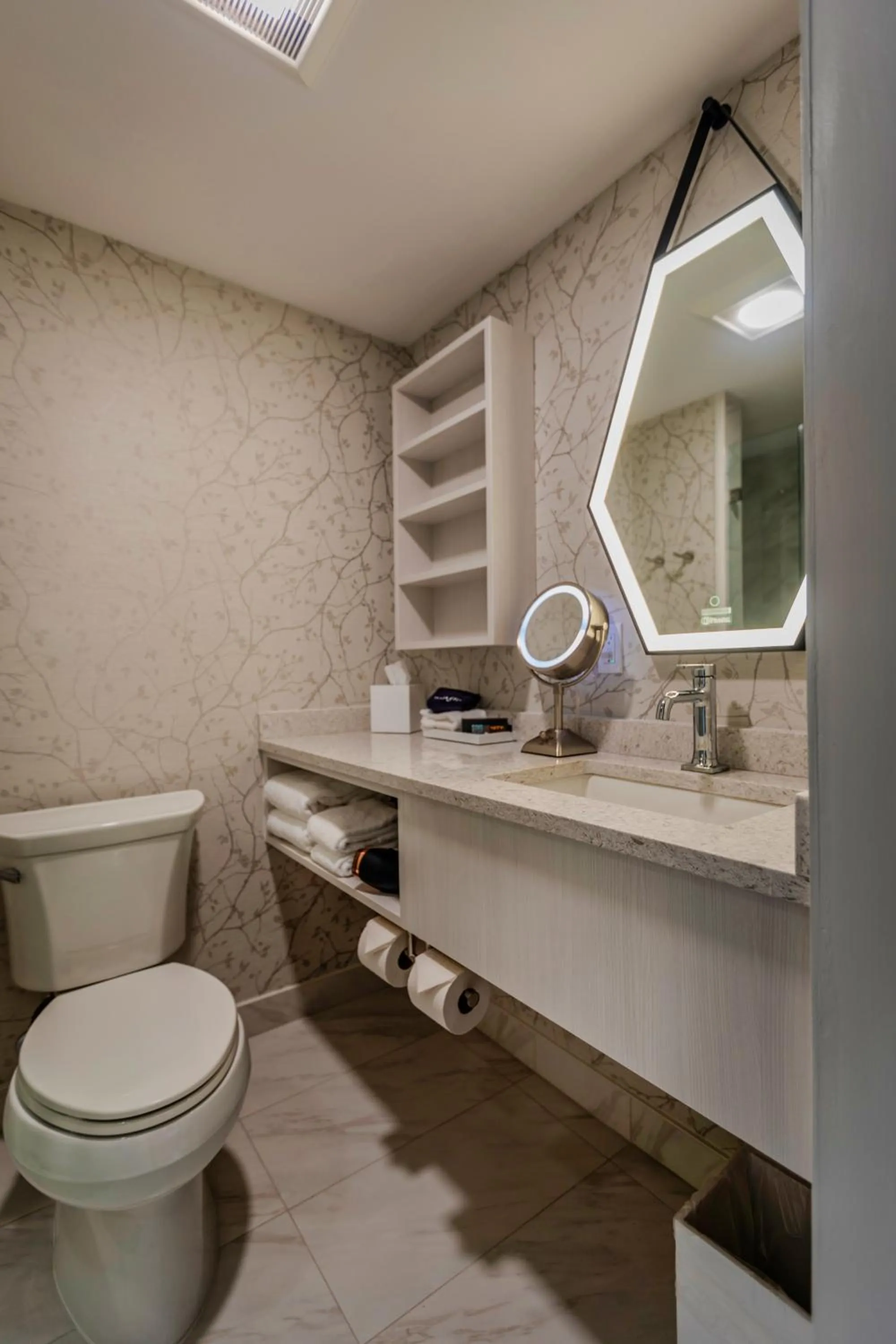 Bathroom in Old Orchard Inn