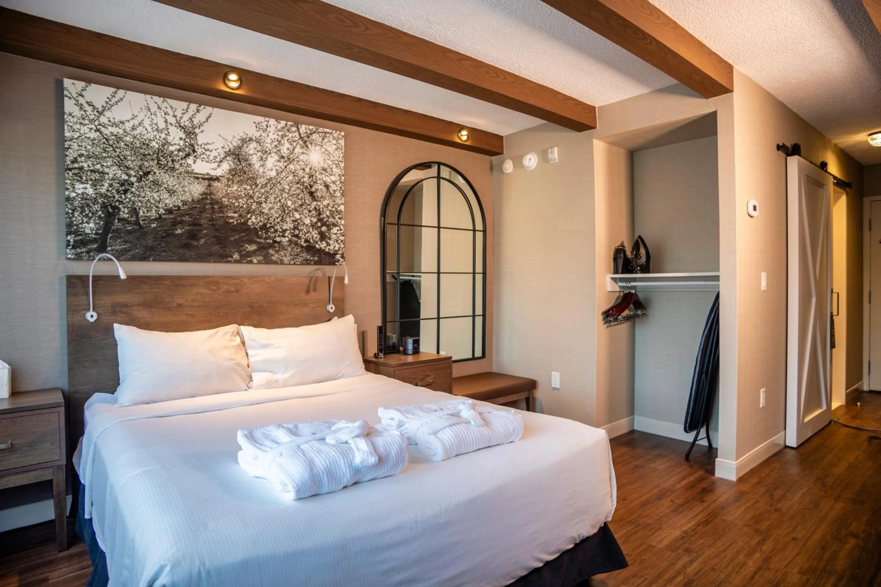 Bed in Old Orchard Inn