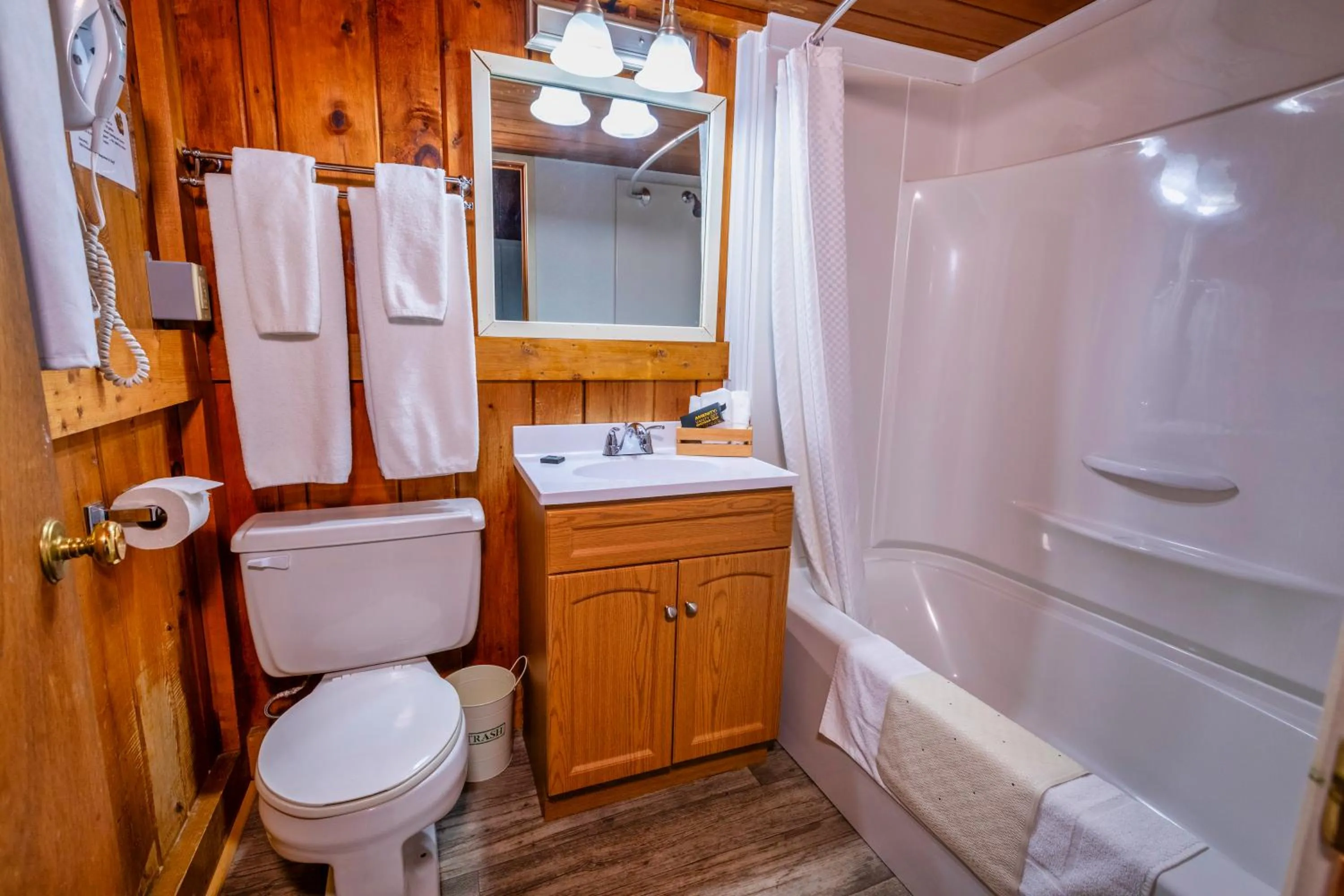 Bathroom in Old Orchard Inn