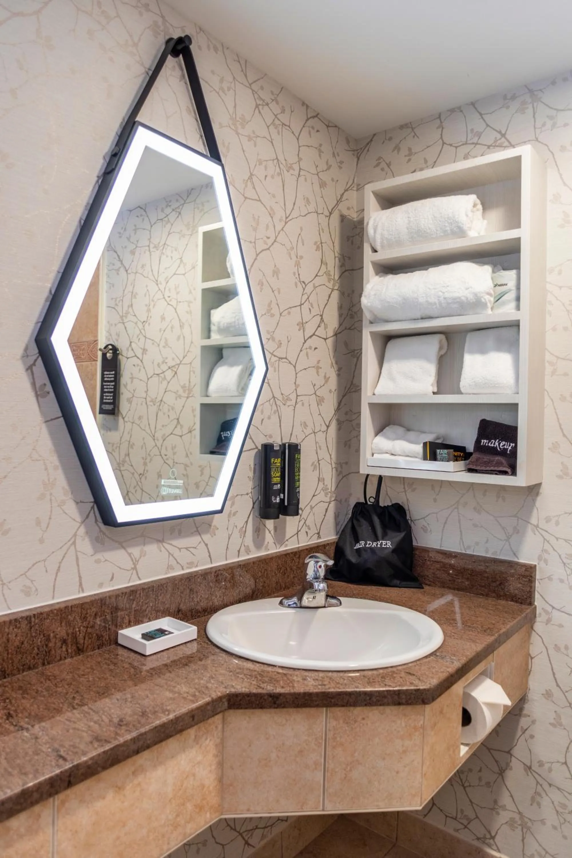 Bathroom in Old Orchard Inn