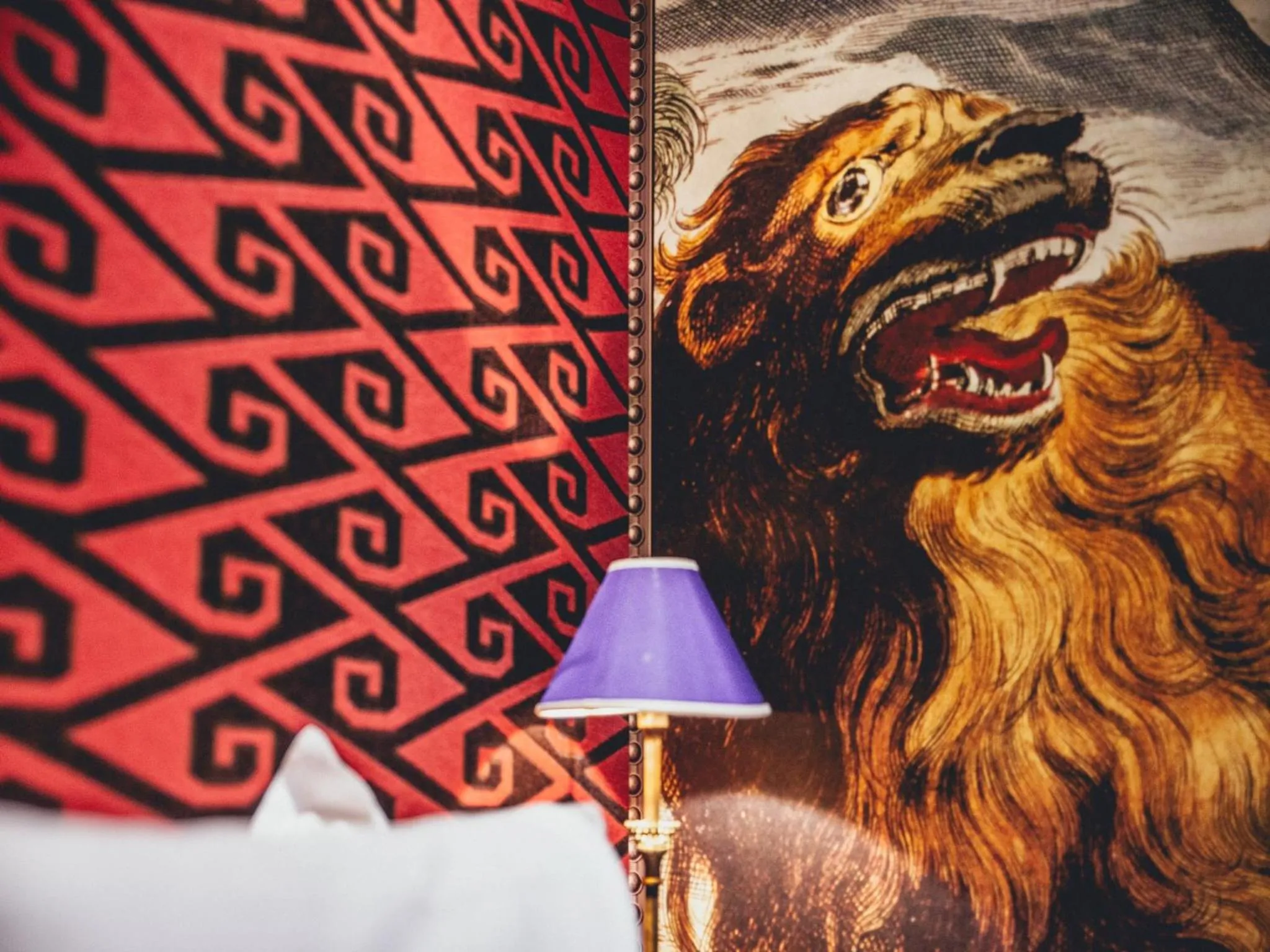 Decorative detail in Hôtel du Continent