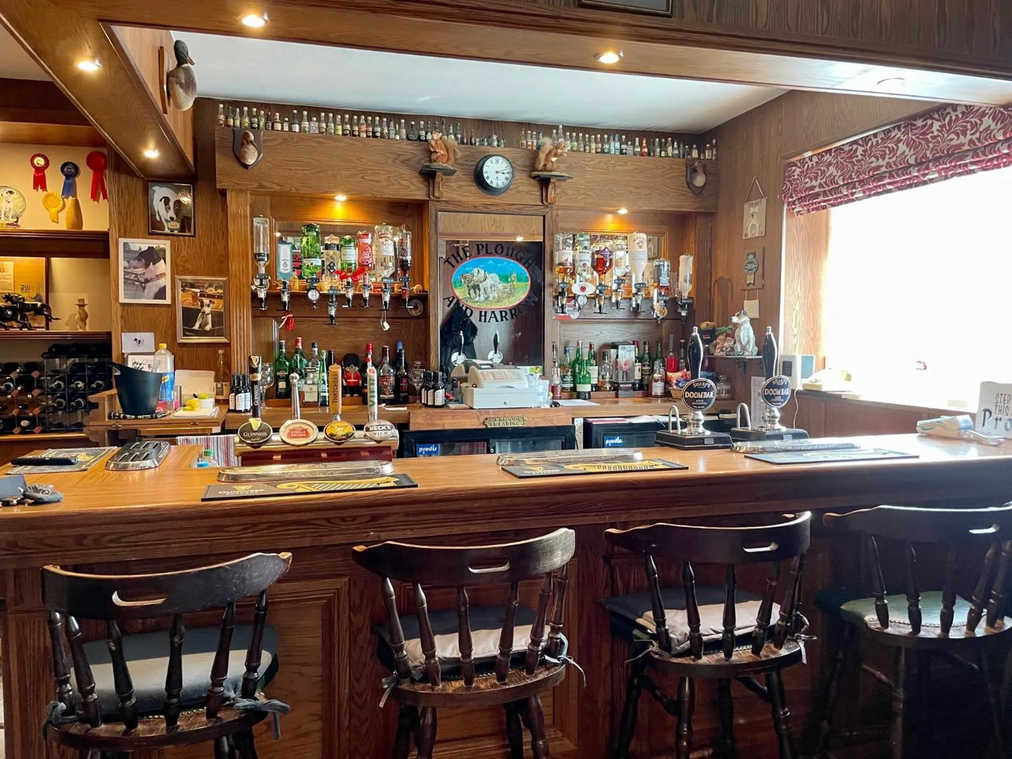 Lounge or bar in Plough and Harrow