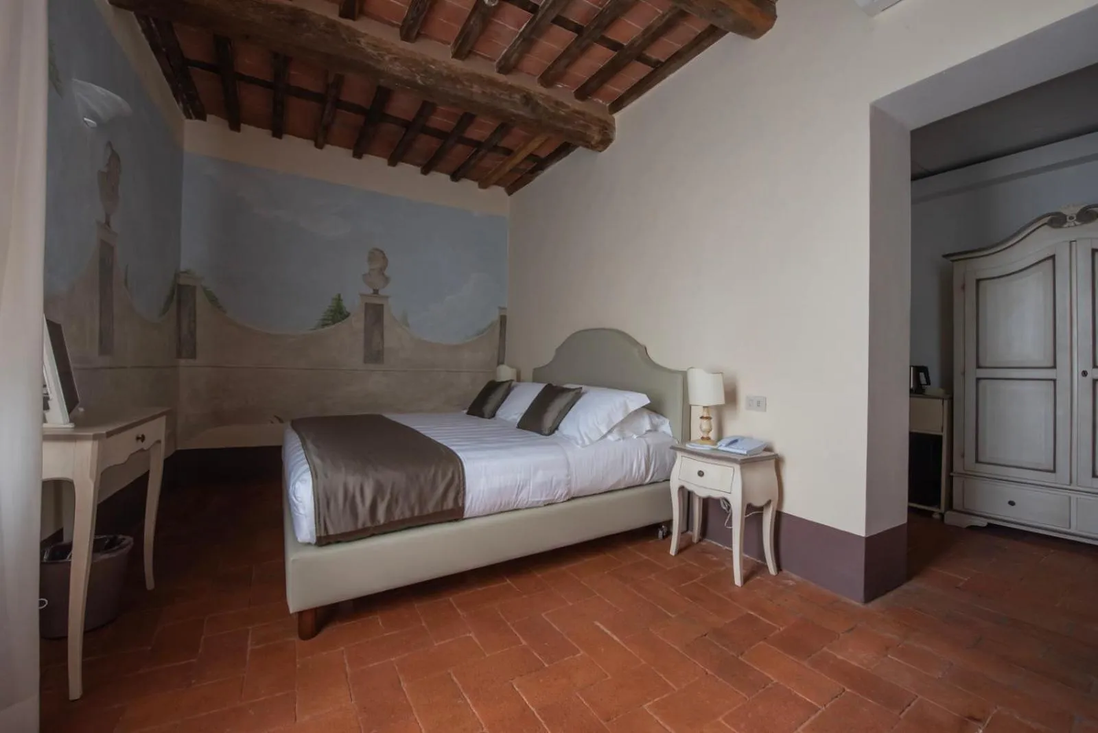 Bed in Relais Corte Rodeschi