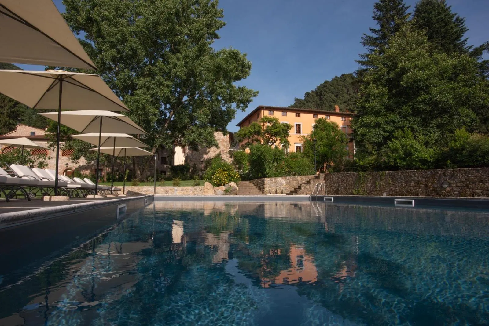 Swimming pool in Relais Corte Rodeschi