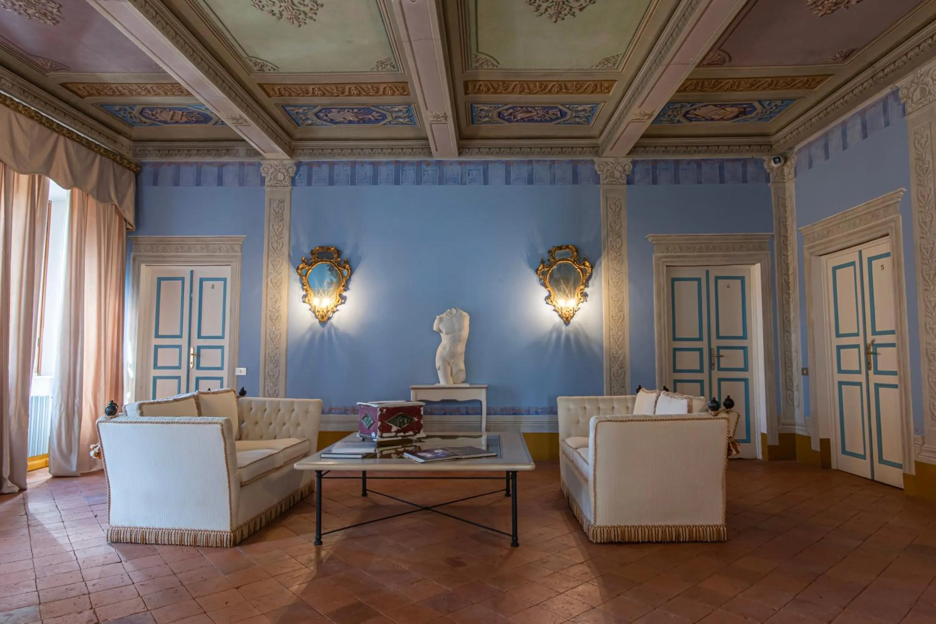 Lounge or bar in Relais Corte Rodeschi