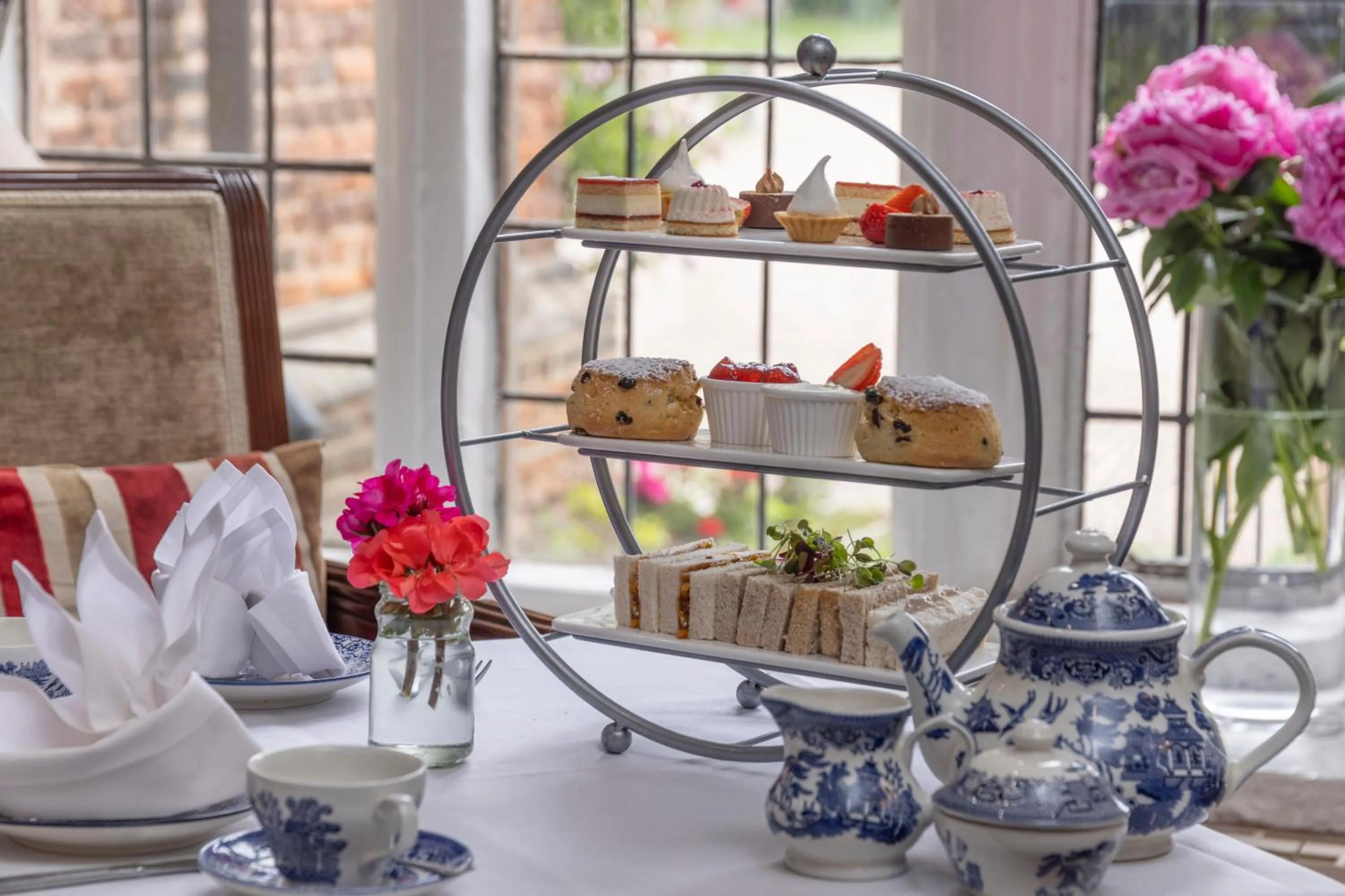 Dining area in Castle Bromwich Hall Hotel, BW Signature Collection by Best Western