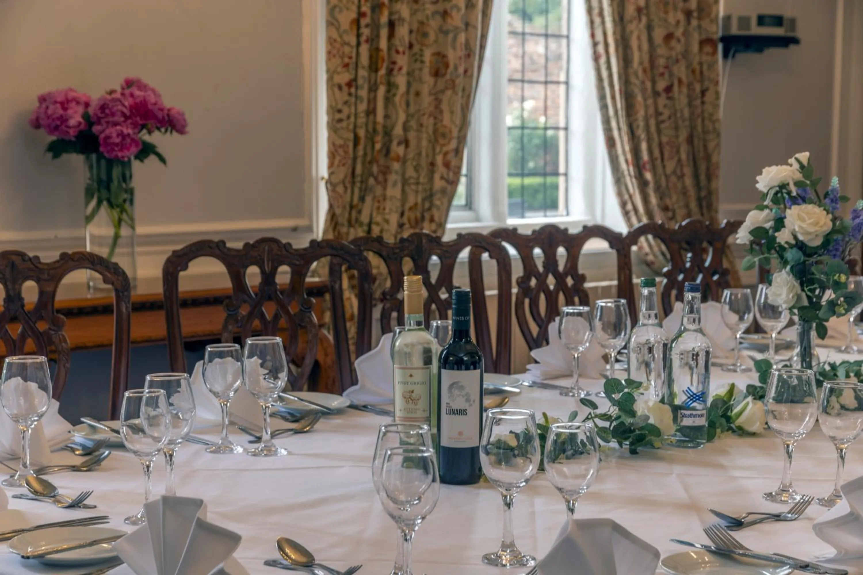 Dining area in Castle Bromwich Hall Hotel, BW Signature Collection by Best Western