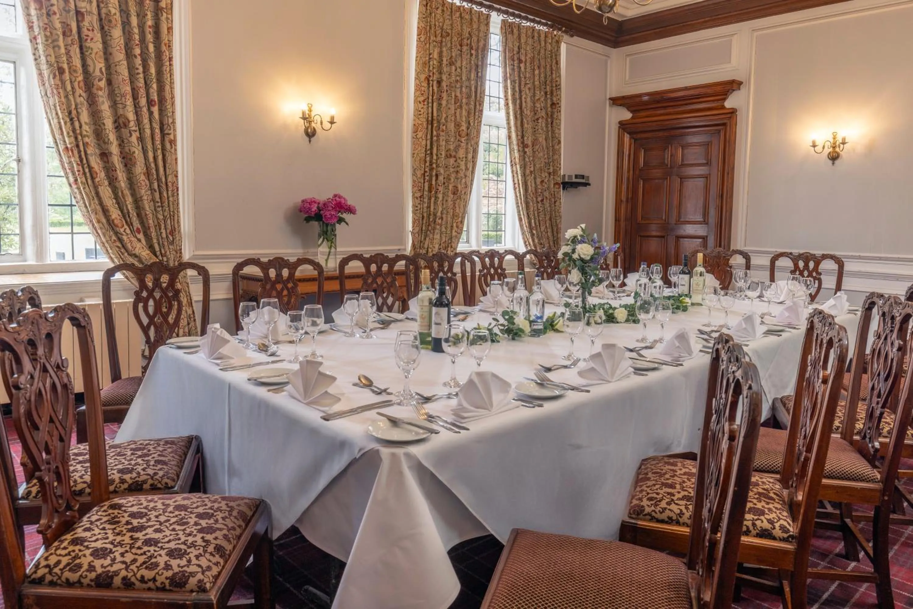 Dining area in Castle Bromwich Hall Hotel, BW Signature Collection by Best Western