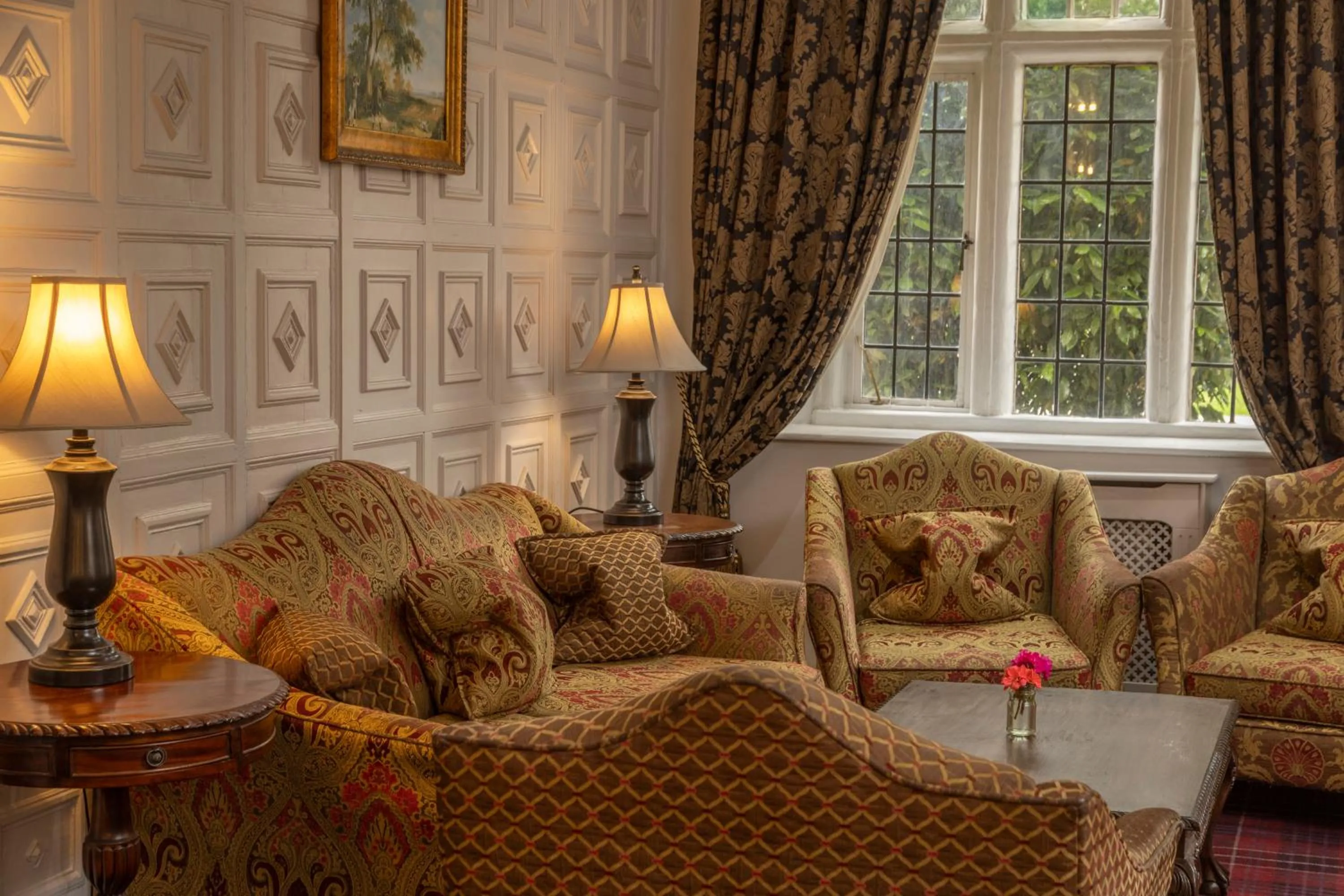 Lounge or bar in Castle Bromwich Hall Hotel, BW Signature Collection by Best Western