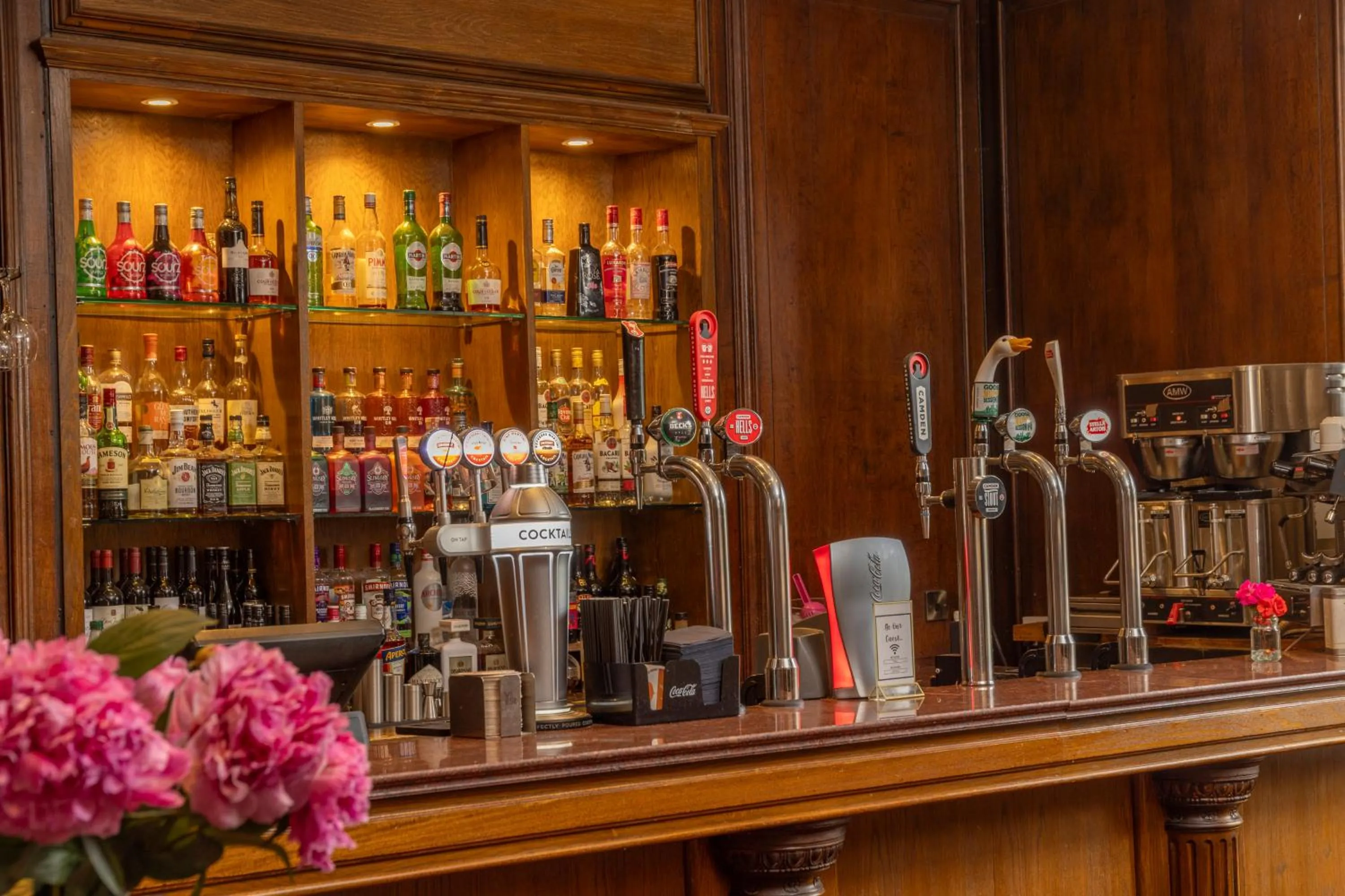 Lounge or bar in Castle Bromwich Hall Hotel, BW Signature Collection by Best Western