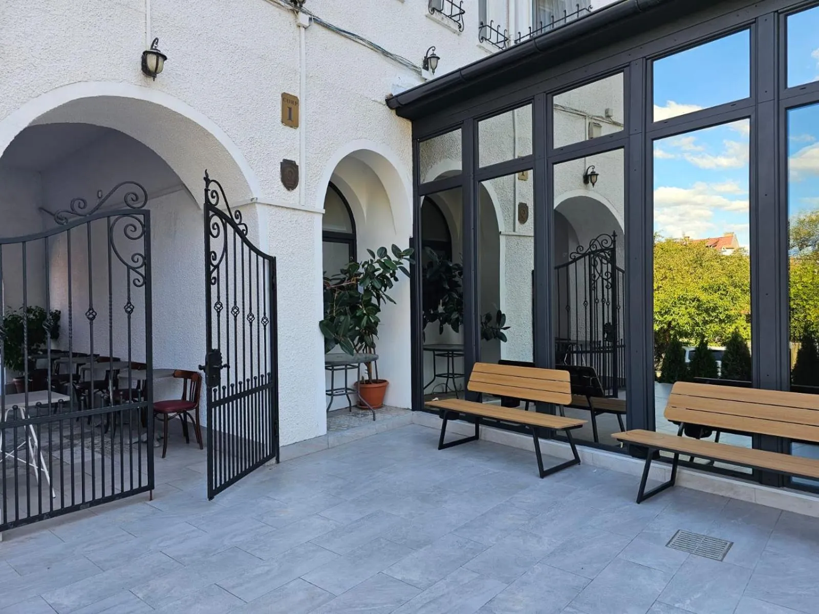 Property building in Hotel Apollonia