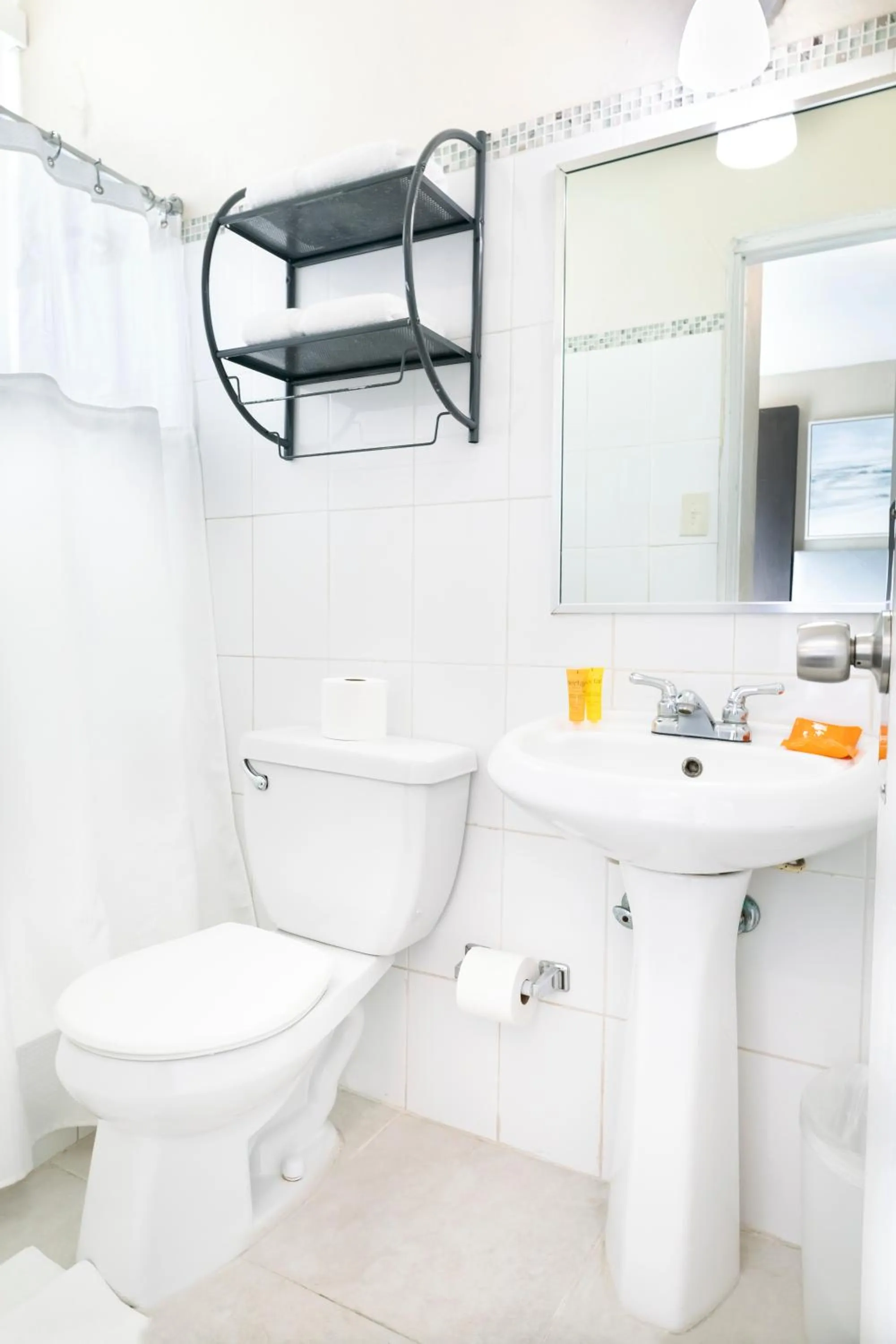 Shower in Villa Verde Inn