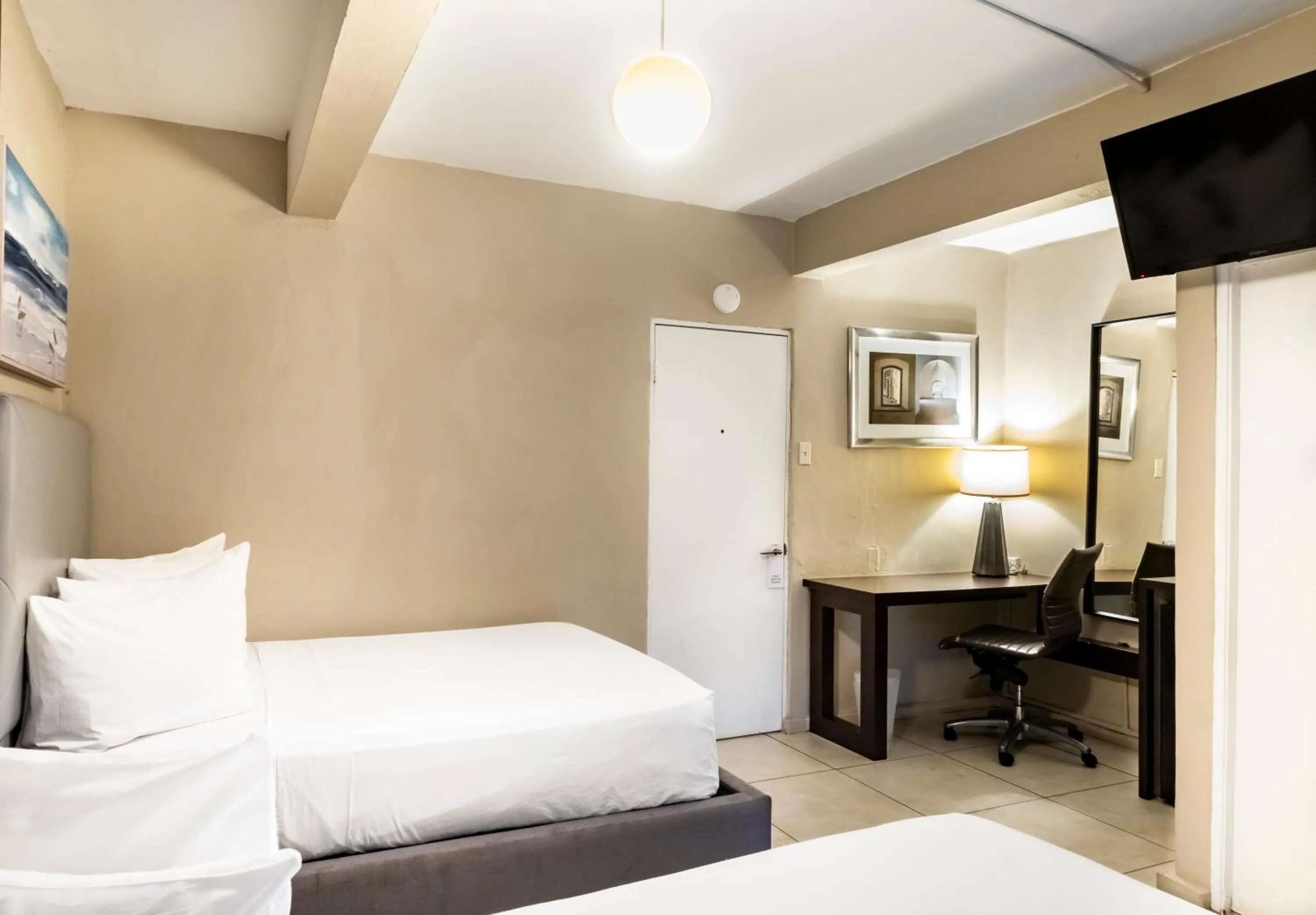 Bed in Villa Verde Inn