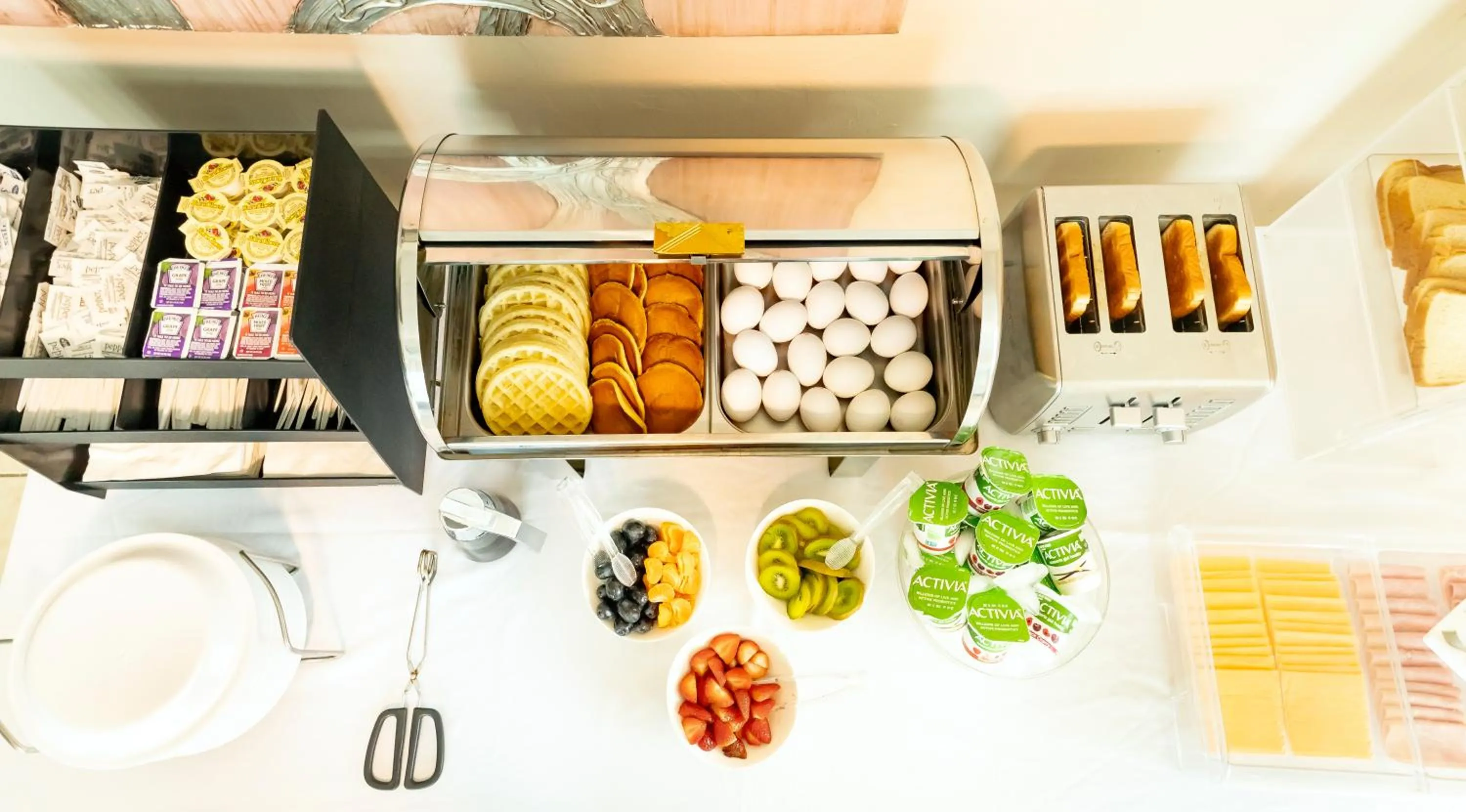 Continental breakfast in Villa Verde Inn