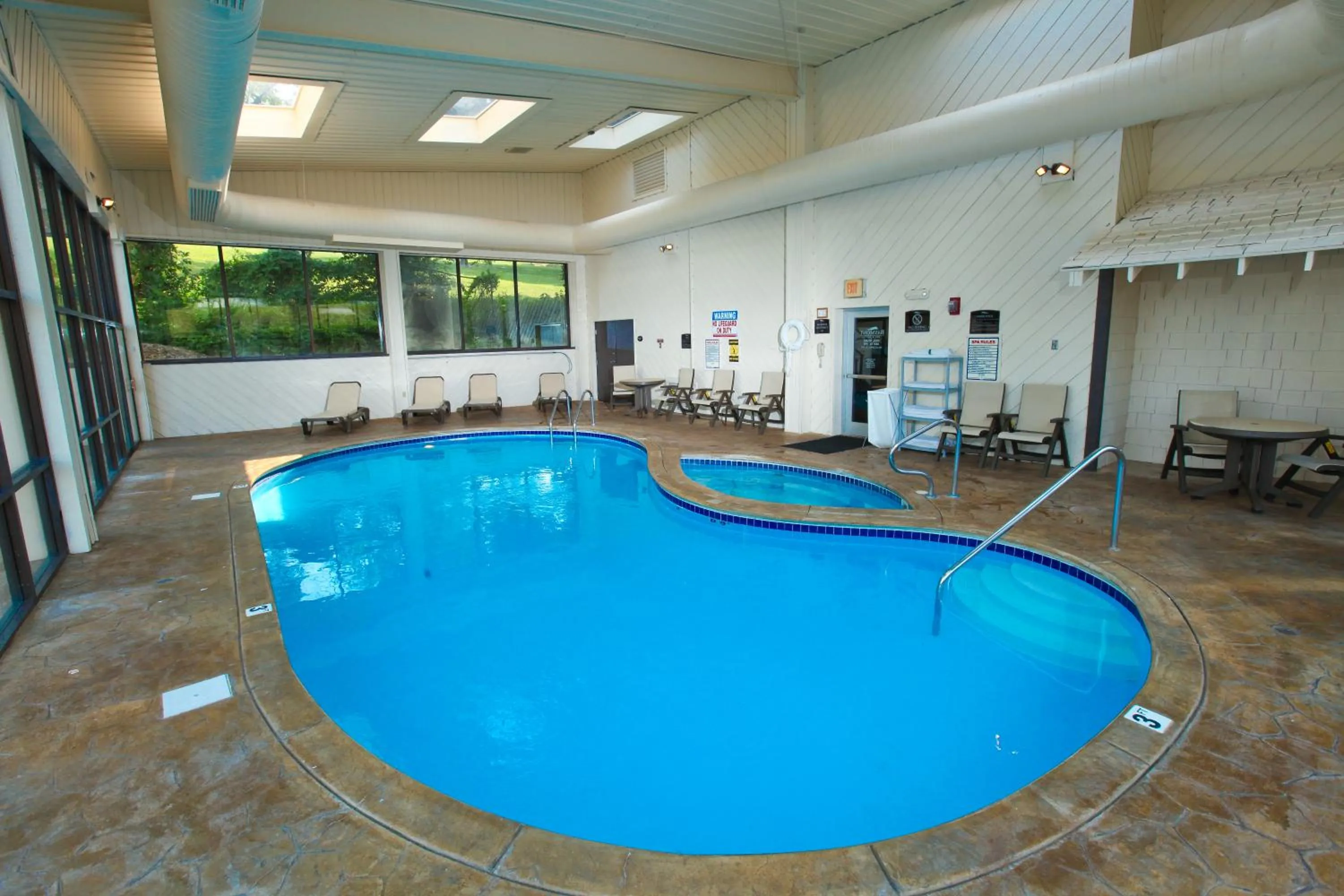 Swimming pool in Baymont by Wyndham Branson - On the Strip