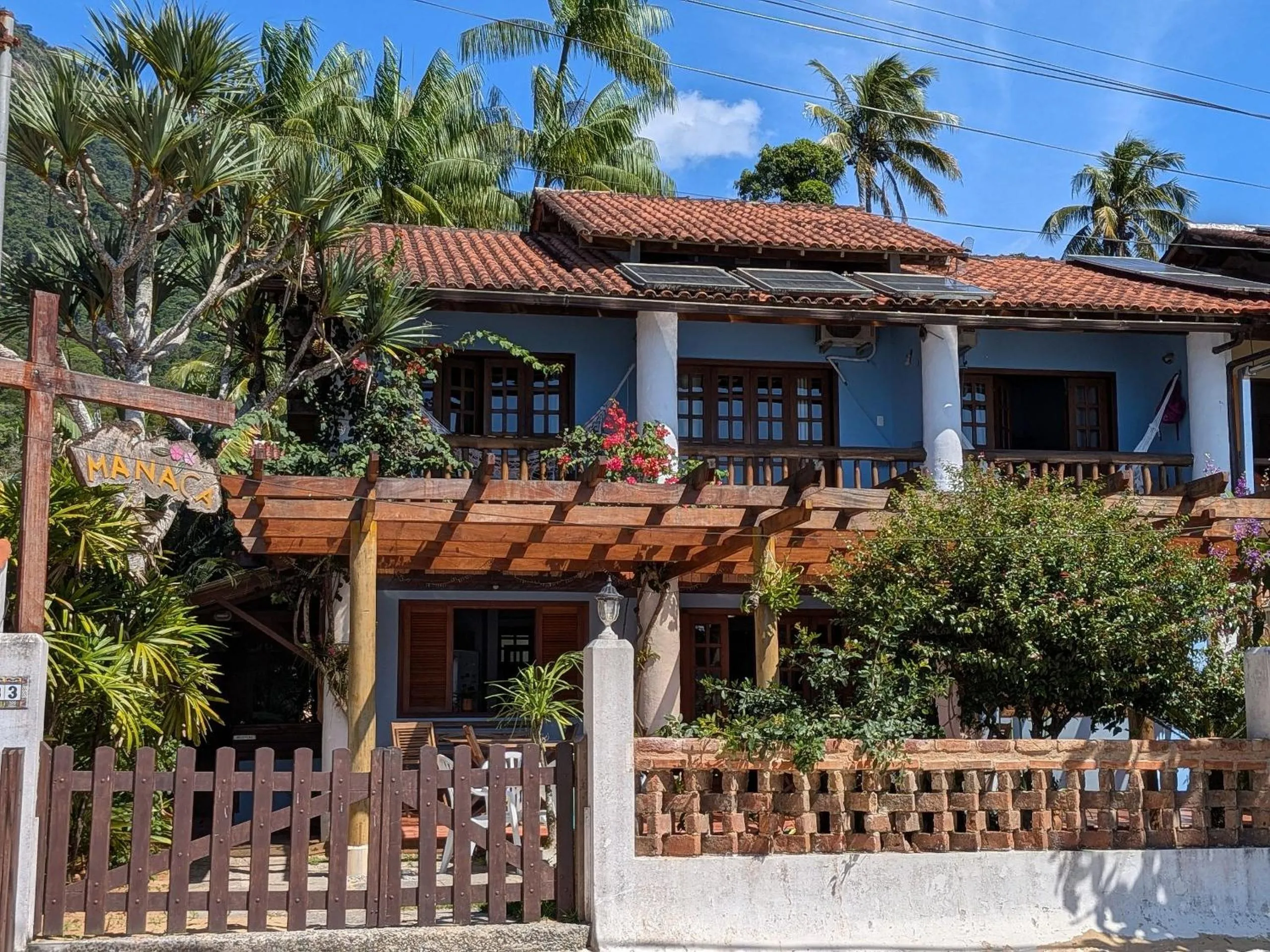 Pousada Manacá — Pé na Areia na Ilha Grande