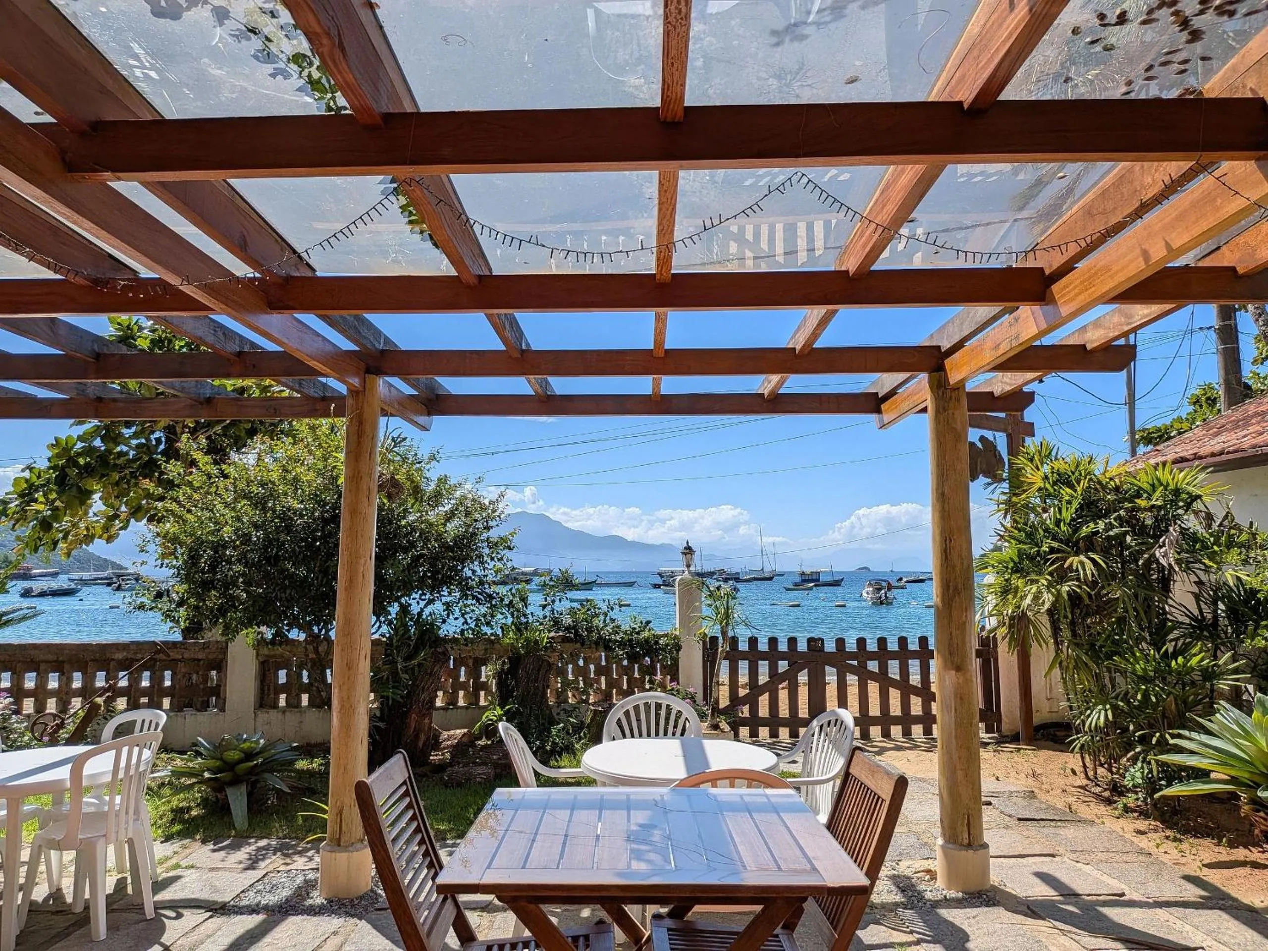 Pousada Manacá — Pé na Areia na Ilha Grande