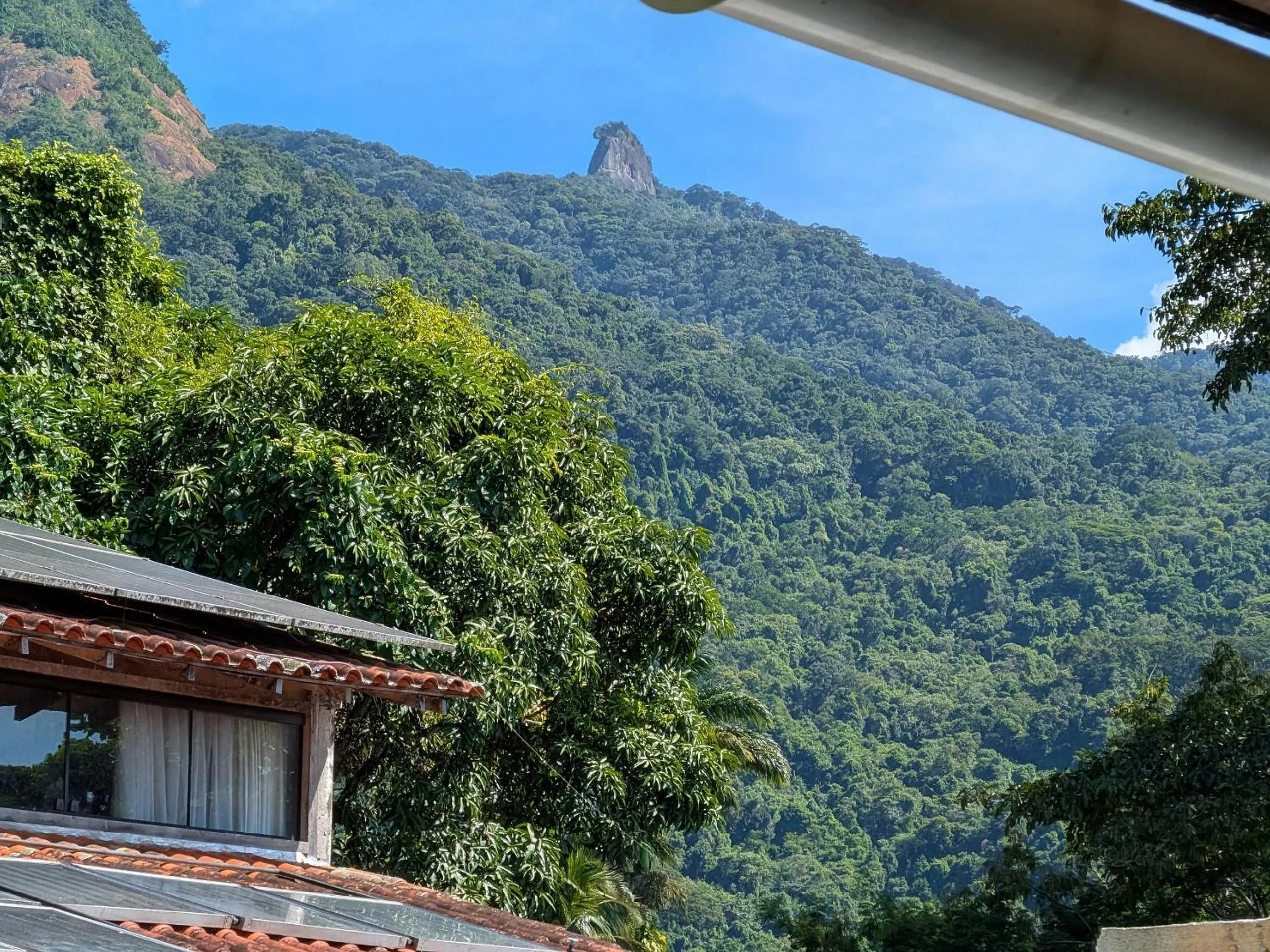 Pousada Manacá — Pé na Areia na Ilha Grande