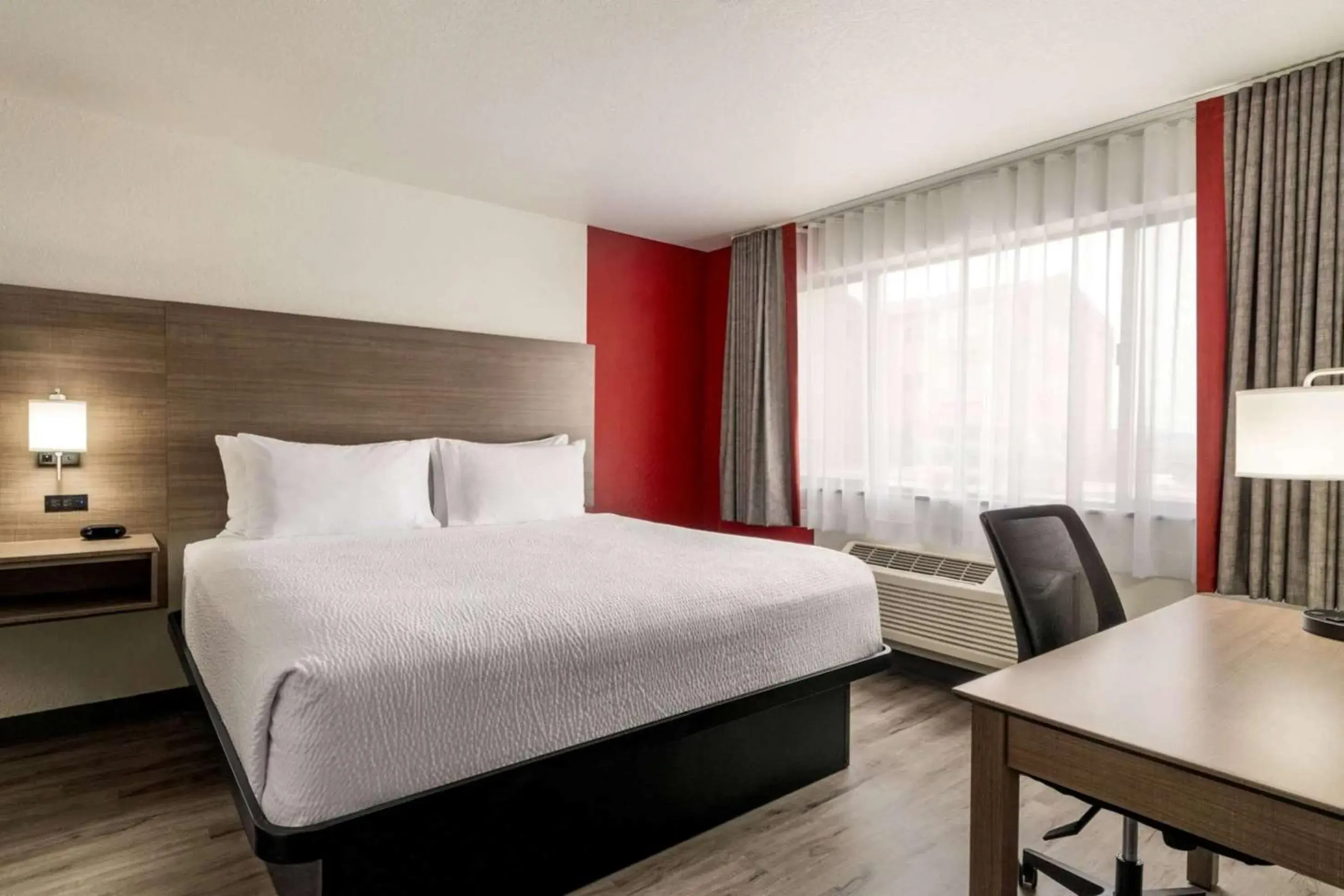 King Suite with One King Bed - Separate Building/Non-Smoking in Best Western Helena - Capitol Hotel King Suite with One King Bed - Separate Building/Non-Smoking in Best Western Helena - Capitol Hotel