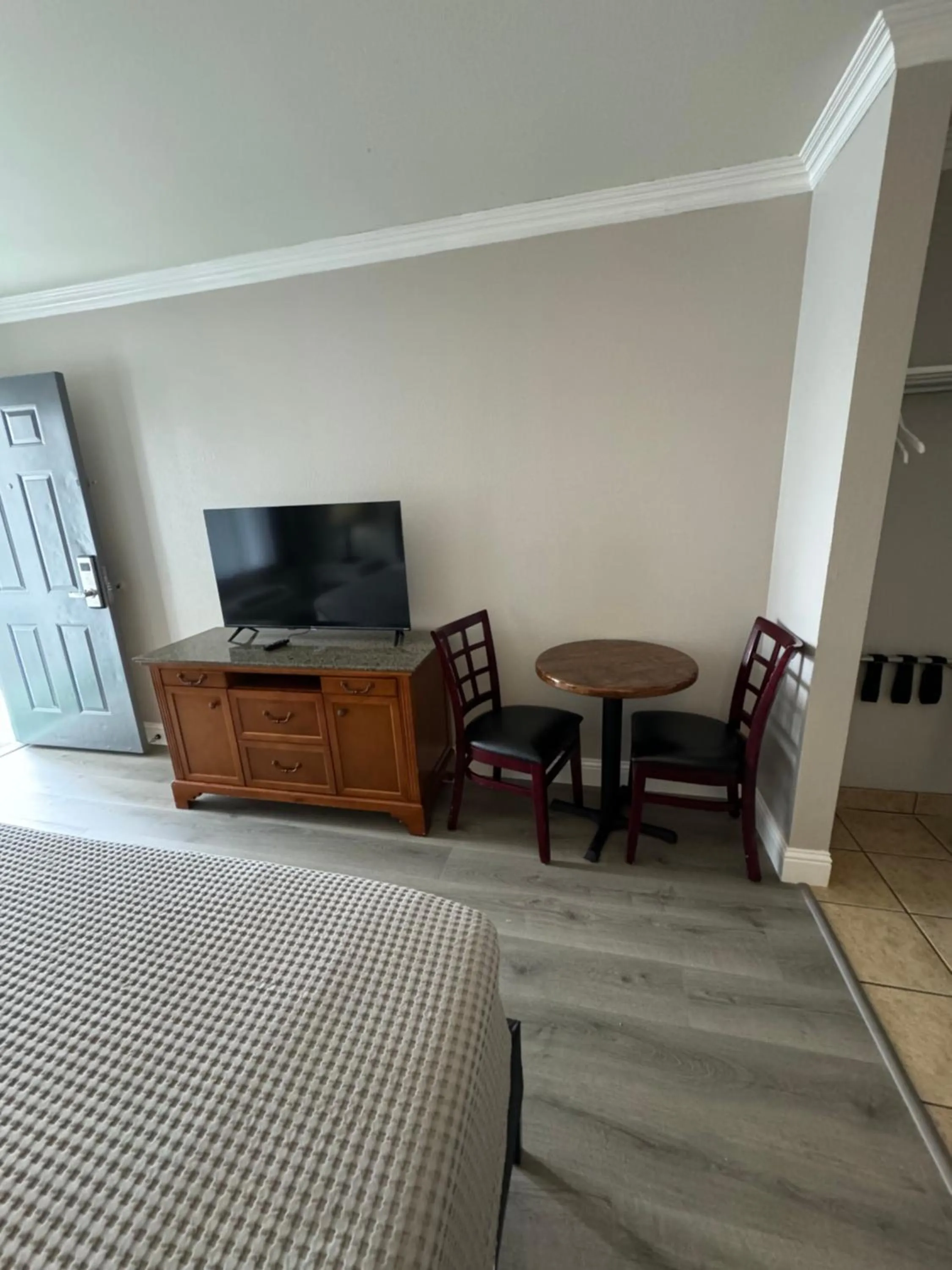 TV and multimedia in Dune Surfer Inn