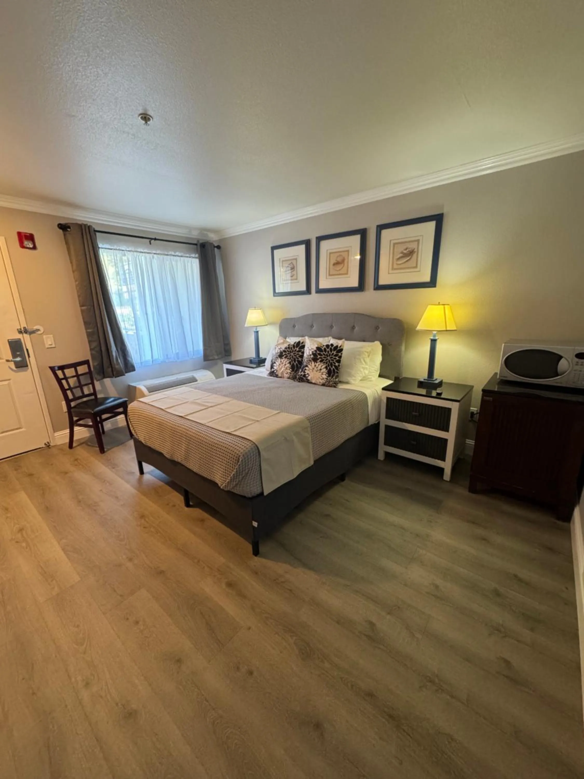 Bed in Dune Surfer Inn