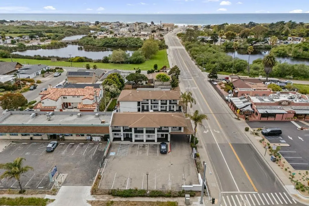Property building in Dune Surfer Inn