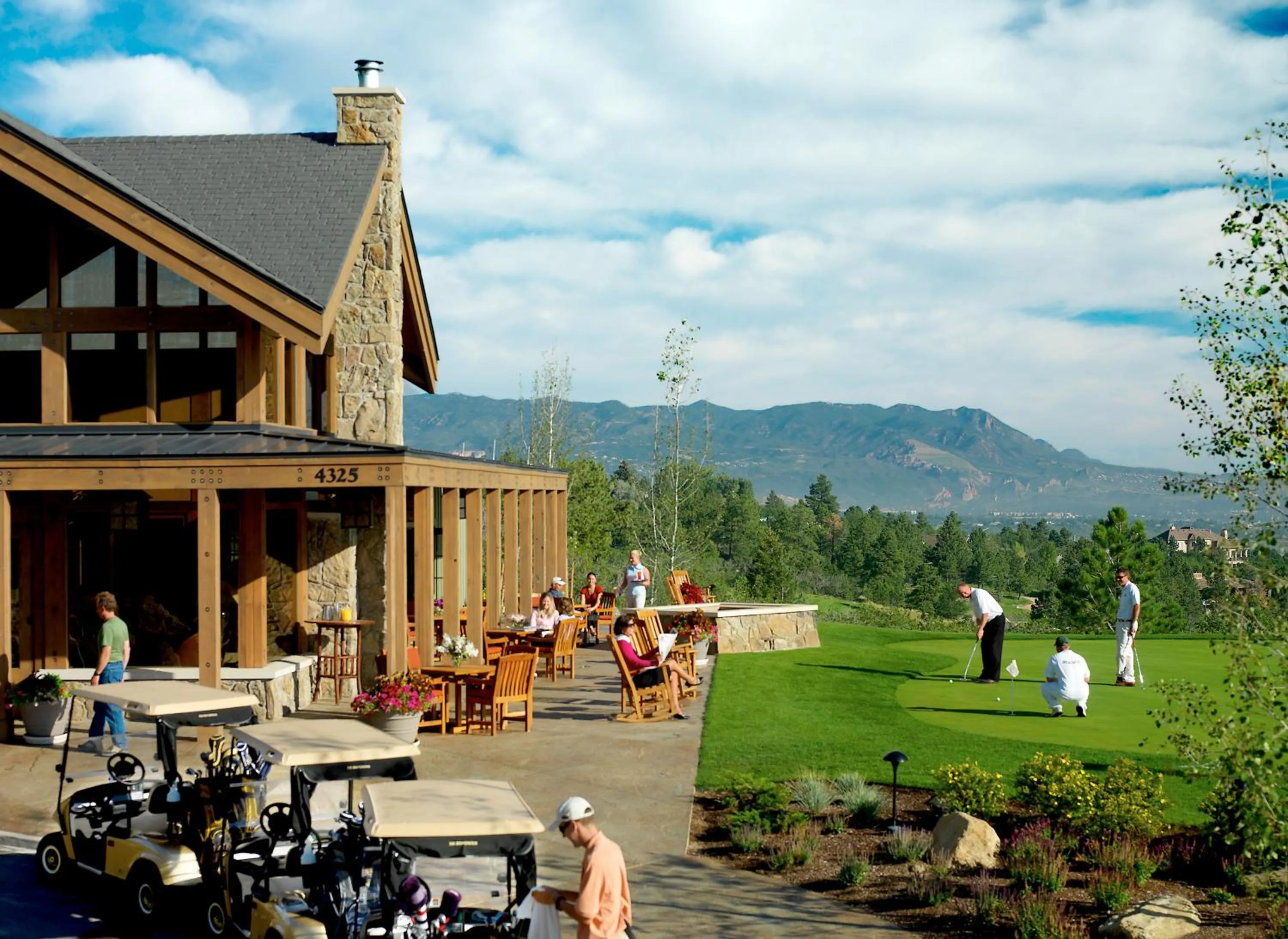 Facade/entrance in The Broadmoor