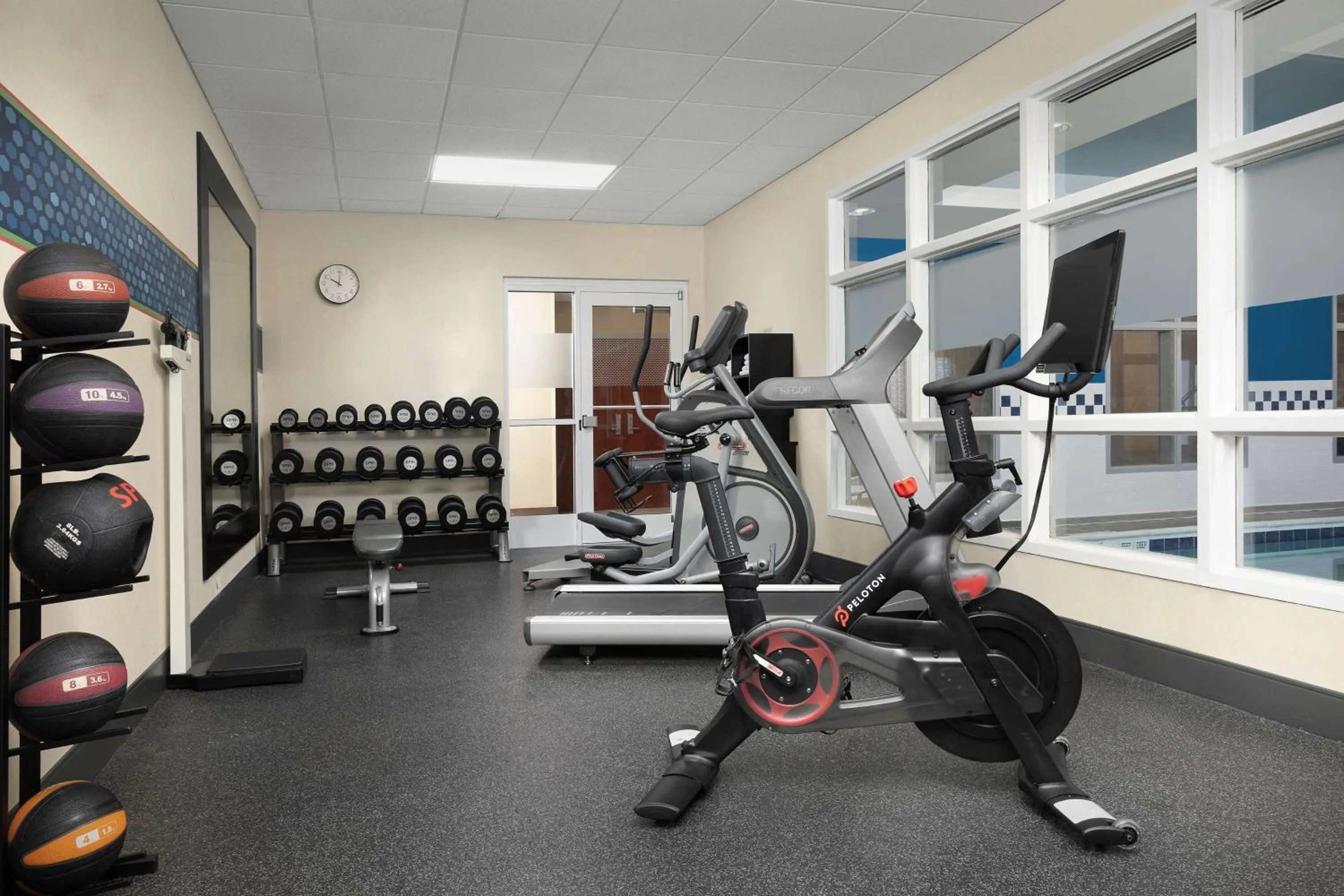 Fitness centre/facilities in Hampton Inn Syracuse Clay