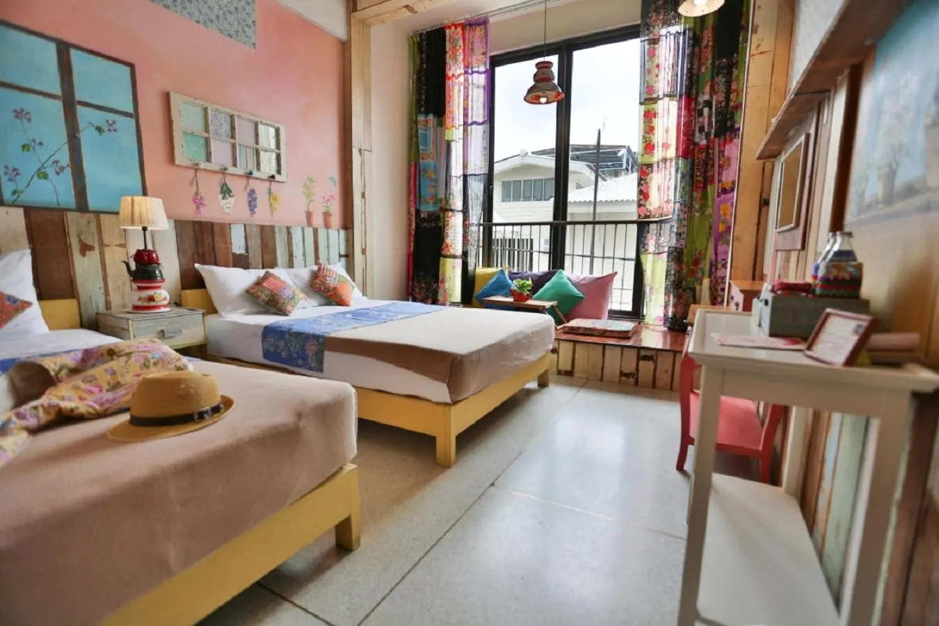 Photo of the whole room, Bed in Phranakorn-Nornlen