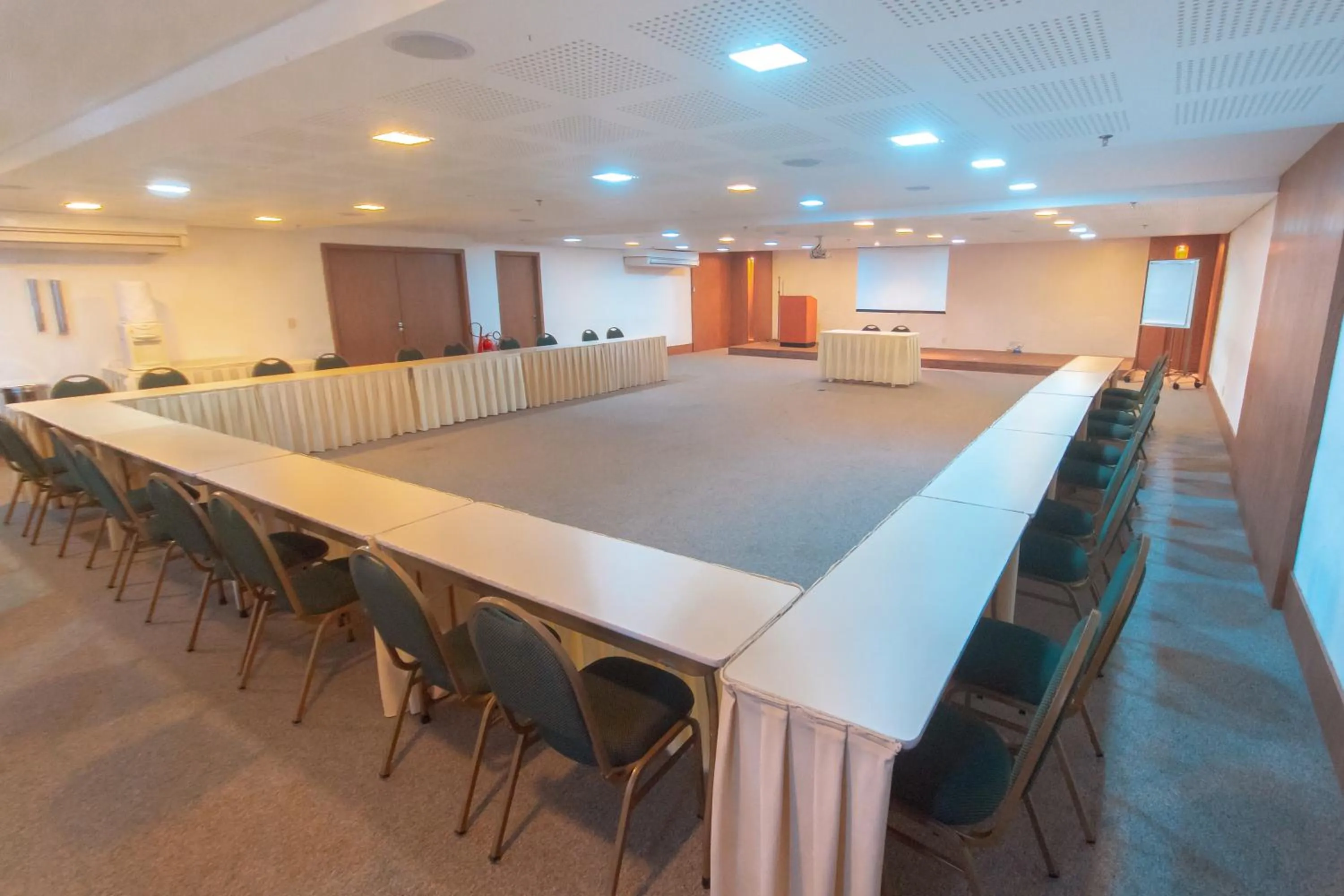 Meeting/conference room in Salvador Business & Flat by Avectur