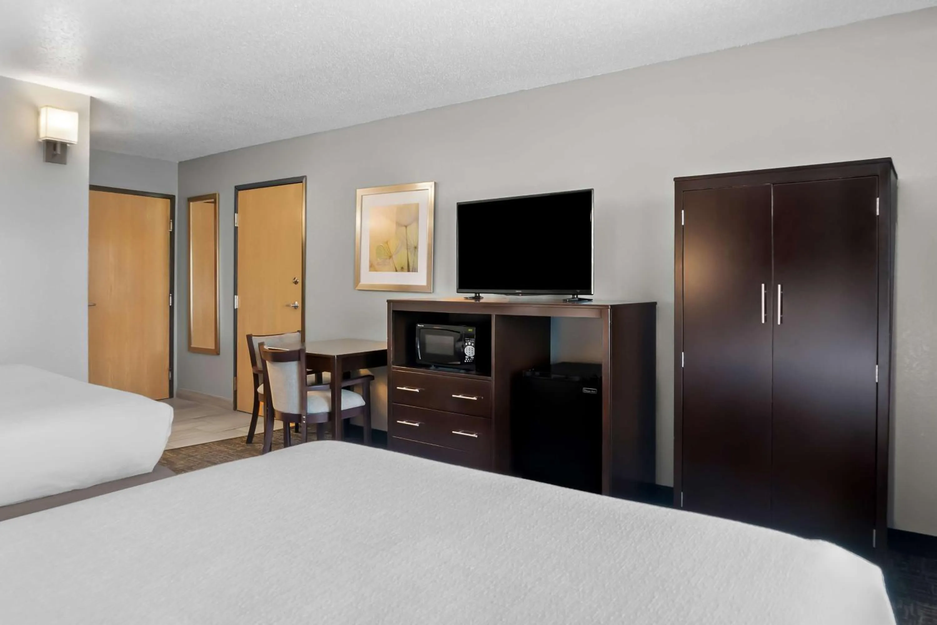 Bedroom, Bed in Best Western Plus Flint Airport Inn & Suites